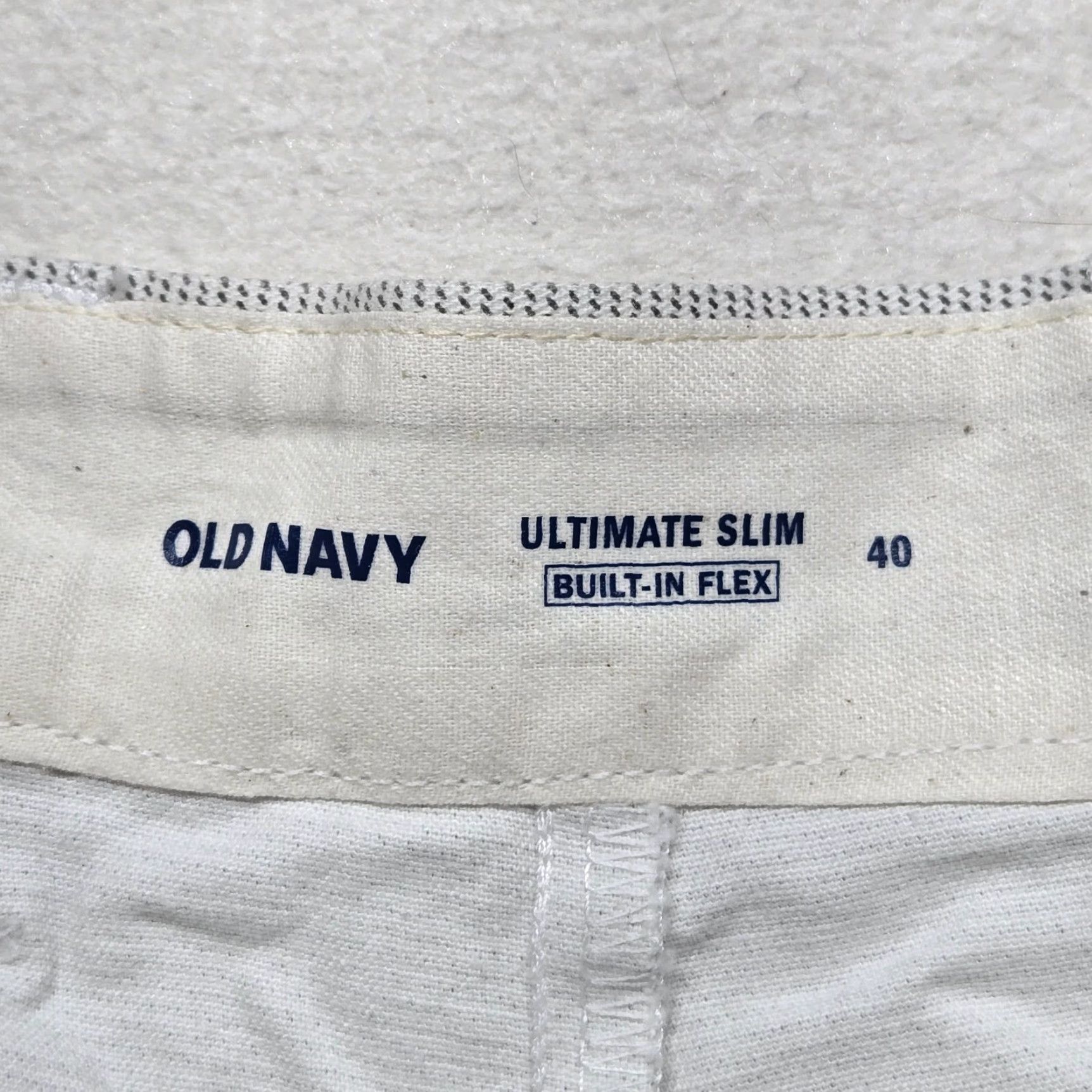 Old Navy VINTAGE Old Navy Men's Shorts Bermuda Casual Slim Fit 40 Ivory Cotton Nylon Spandex 2010s Size US 40 / EU 56 - 2 Thumbnail