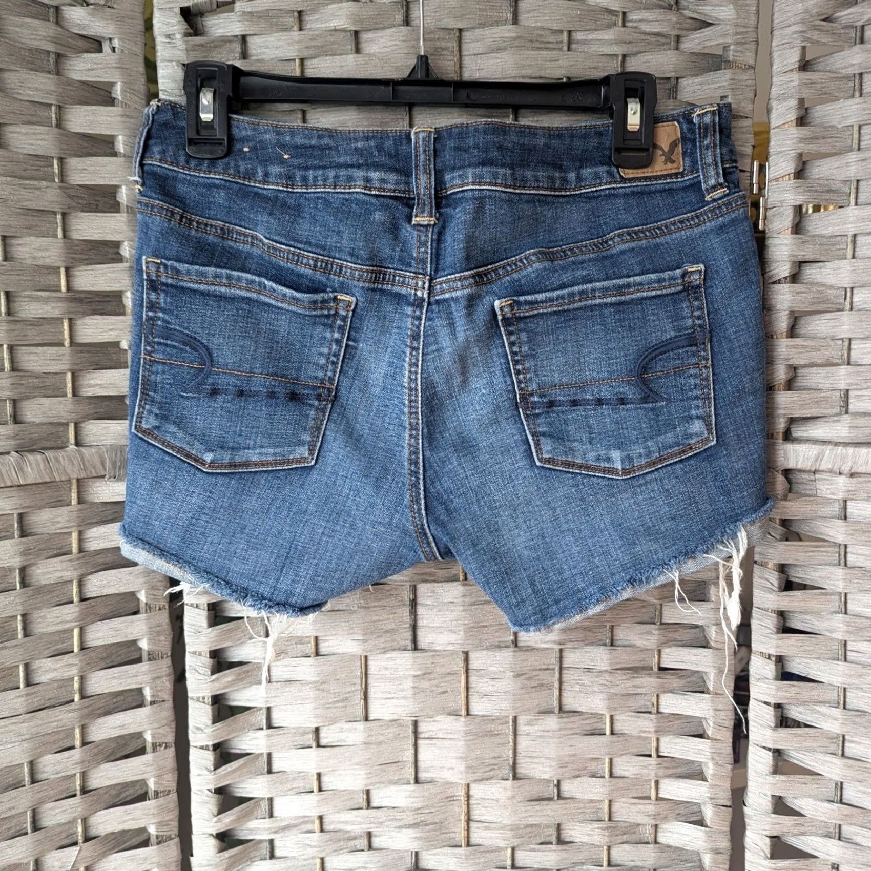 American Eagle Outfitters American Eagle Outfitters Shortie Jean Shorts Cut-Off Medium Wash 29 Blue Womens Casual Retro Y2K Stretch Denim Shorts Size 29" - 3 Thumbnail