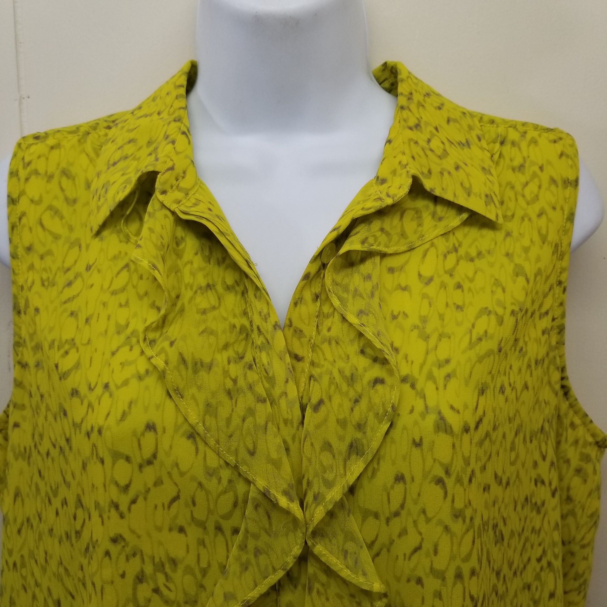 Other CAbi 3071 S Top Sleeveless Tank Cami Chartreuse REIGN Lightw Size S / US 4 / IT 40 - 6 Thumbnail