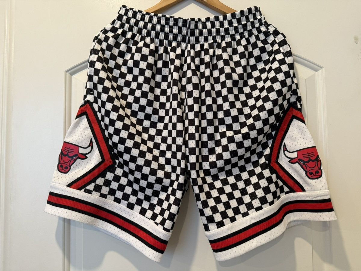 Mitchell & Ness MITCHELL & NESS X URBAN OUTFITTERS EXCLUSIVE Size US 29 - 1 Thumbnail