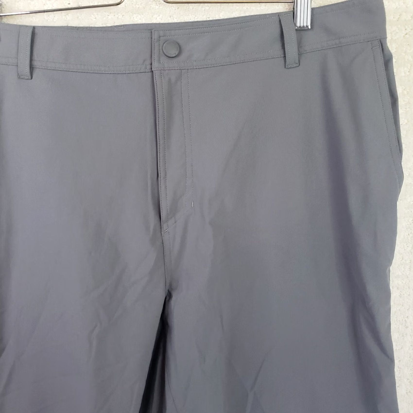 Rhone Rhone Mens Gray Flat Front Commuter Performance Shorts 41 Regular Inseam 9 Athletic Golf Casual Summer UV Protection Lightweight Stretch Chineo? Size US 41 - 4 Thumbnail