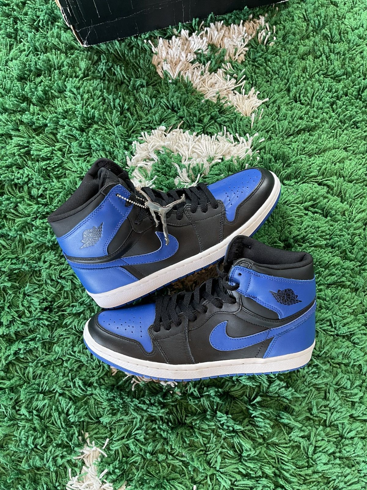 Jordan Brand × Nike [BRAND NEW] 2001 Jordan 1 High Black Royal Blue Size US 10.5 / EU 43-44 - 2 Thumbnail