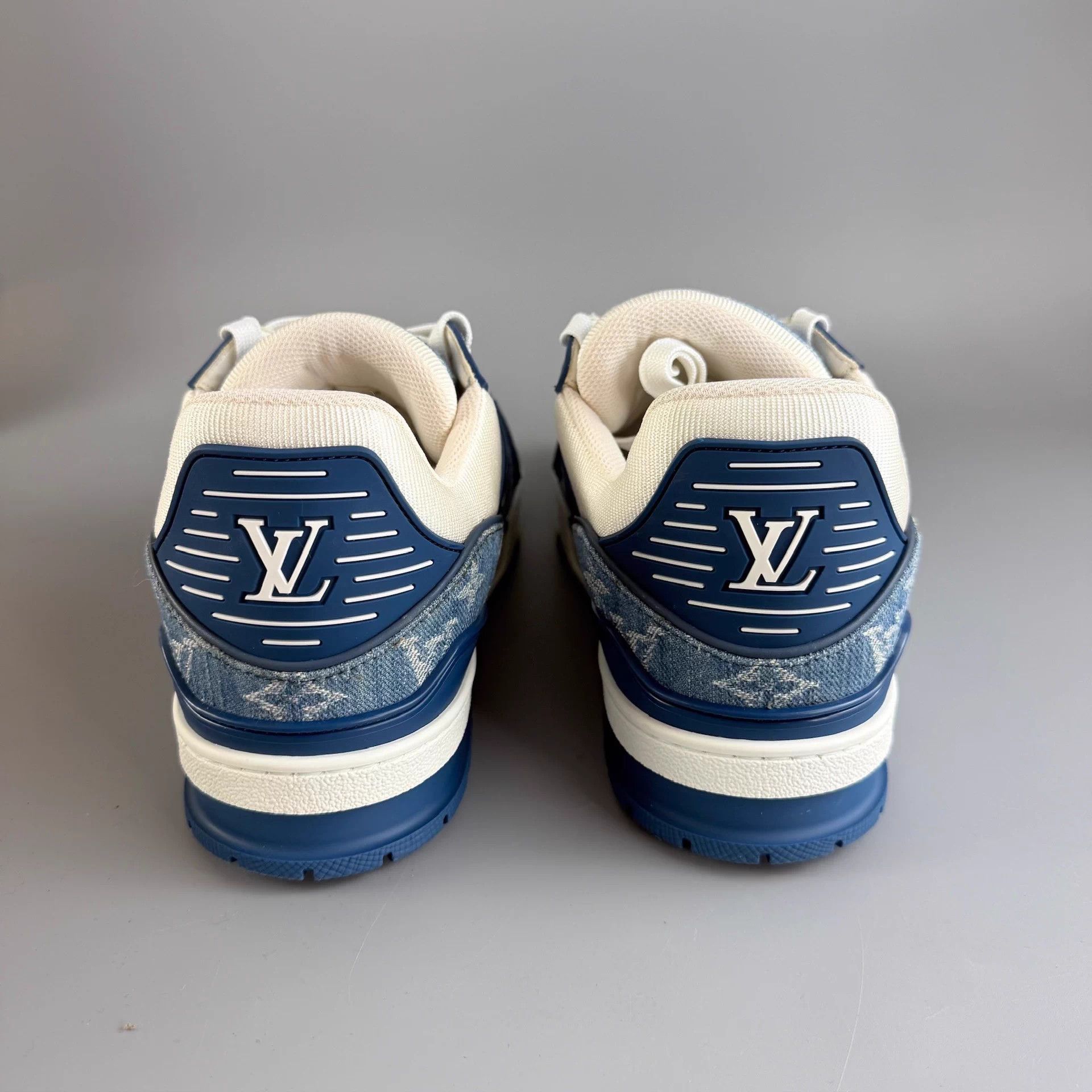 Louis Vuitton LV Trainer white blue denim 42.5 99New YLP4504 Size US 9.5 / EU 42-43 - 3 Thumbnail