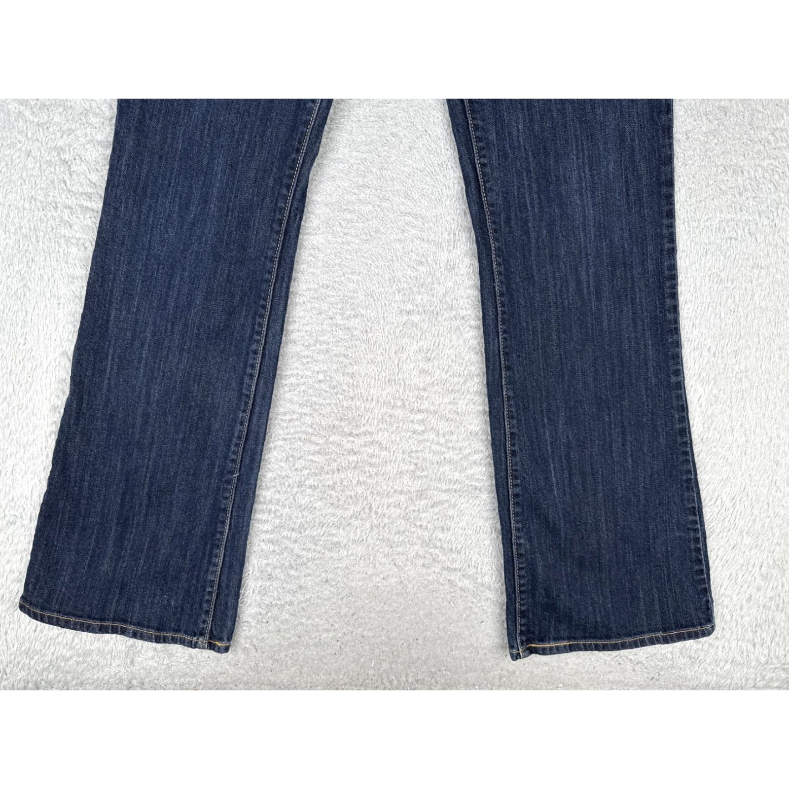 Levi's VINTAGE Levi's Jeans Womens 14 Blue Denim Bootcut Dark Wash Mid Rise 32x33 Size 36" / US 14 / IT 50 - 2 Thumbnail