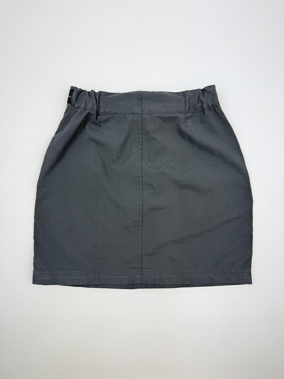 Nike ACG Y2K Vintage Nike ACG Gray Nylon Cargo Mini Skirt M Size 28" / US 6 / IT 42 - 6 Thumbnail