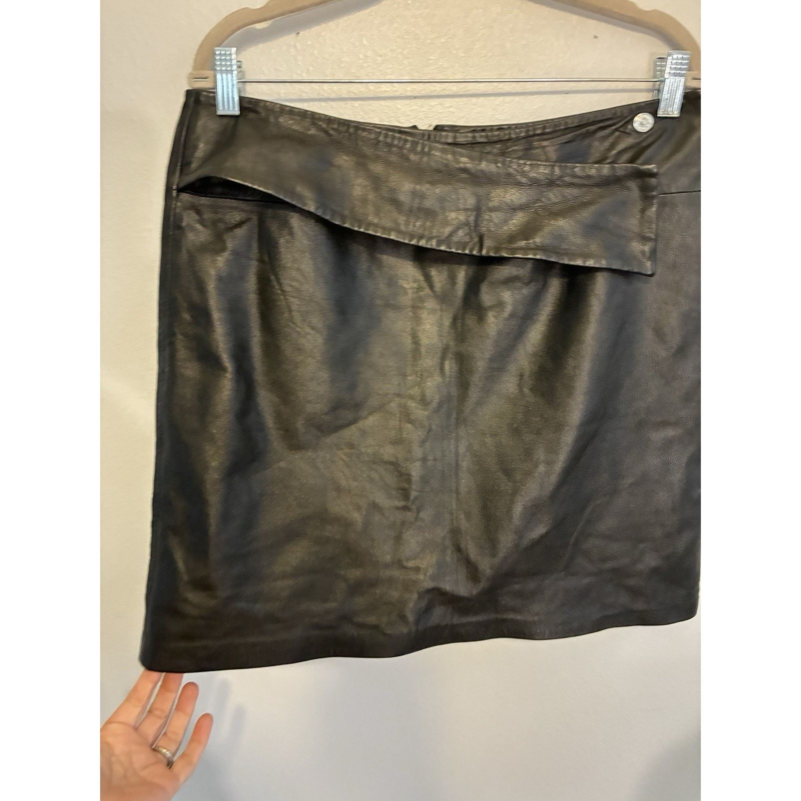 I.N.C VTG Black Leather Mini Skirt Buckle Belt 80s Retro Sexy 12 Size 34" / US 12 / IT 48 - 10 Thumbnail