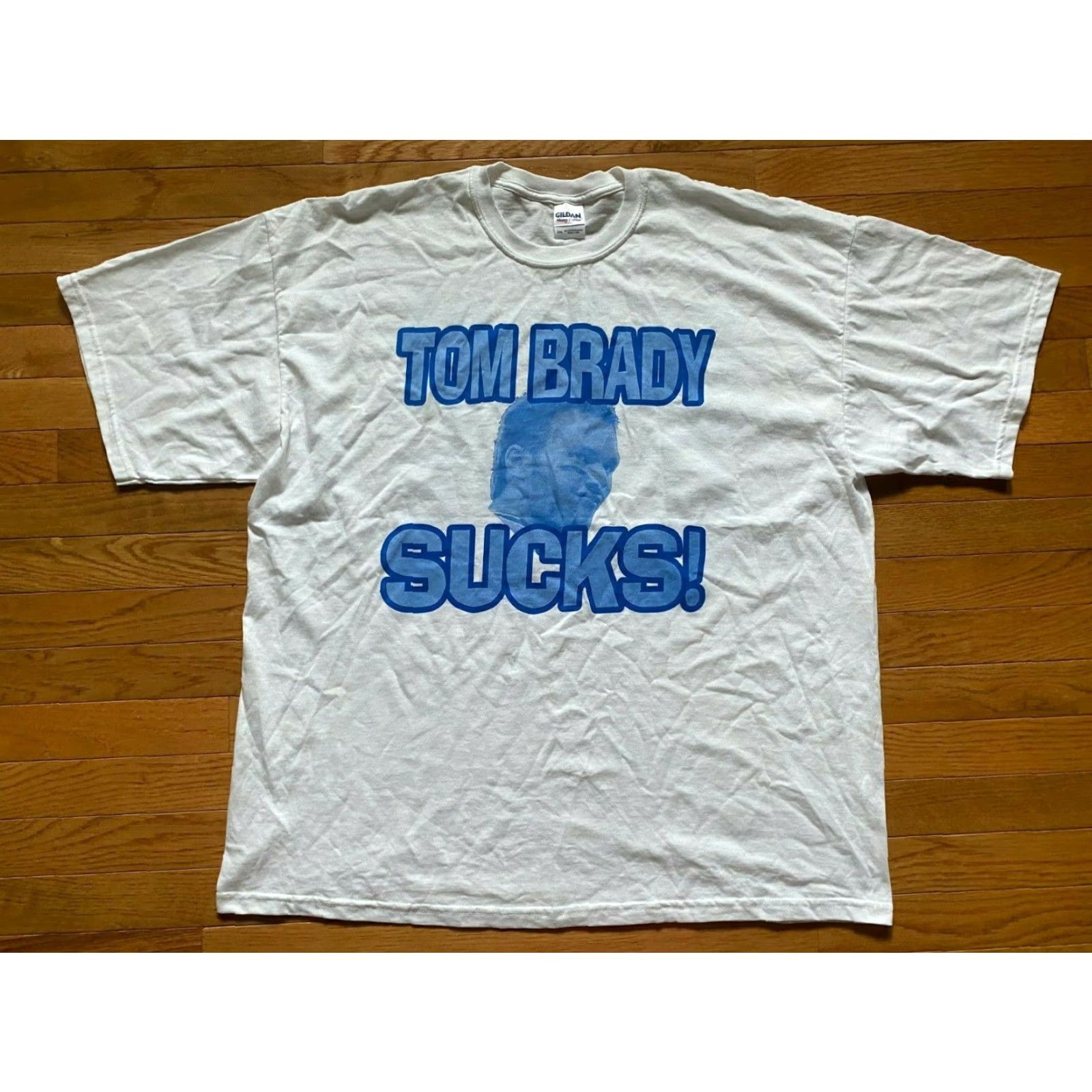 Gildan Gildan T-Shirt Mens XXL White Tom Brady Sucks Colts Steelers Unisex Crew Neck Short Sleeve USA Sports Funny Graphic Print All Seasons Regular Fit NWOT Size US XXL / EU 58 / 5 - 2 Thumbnail