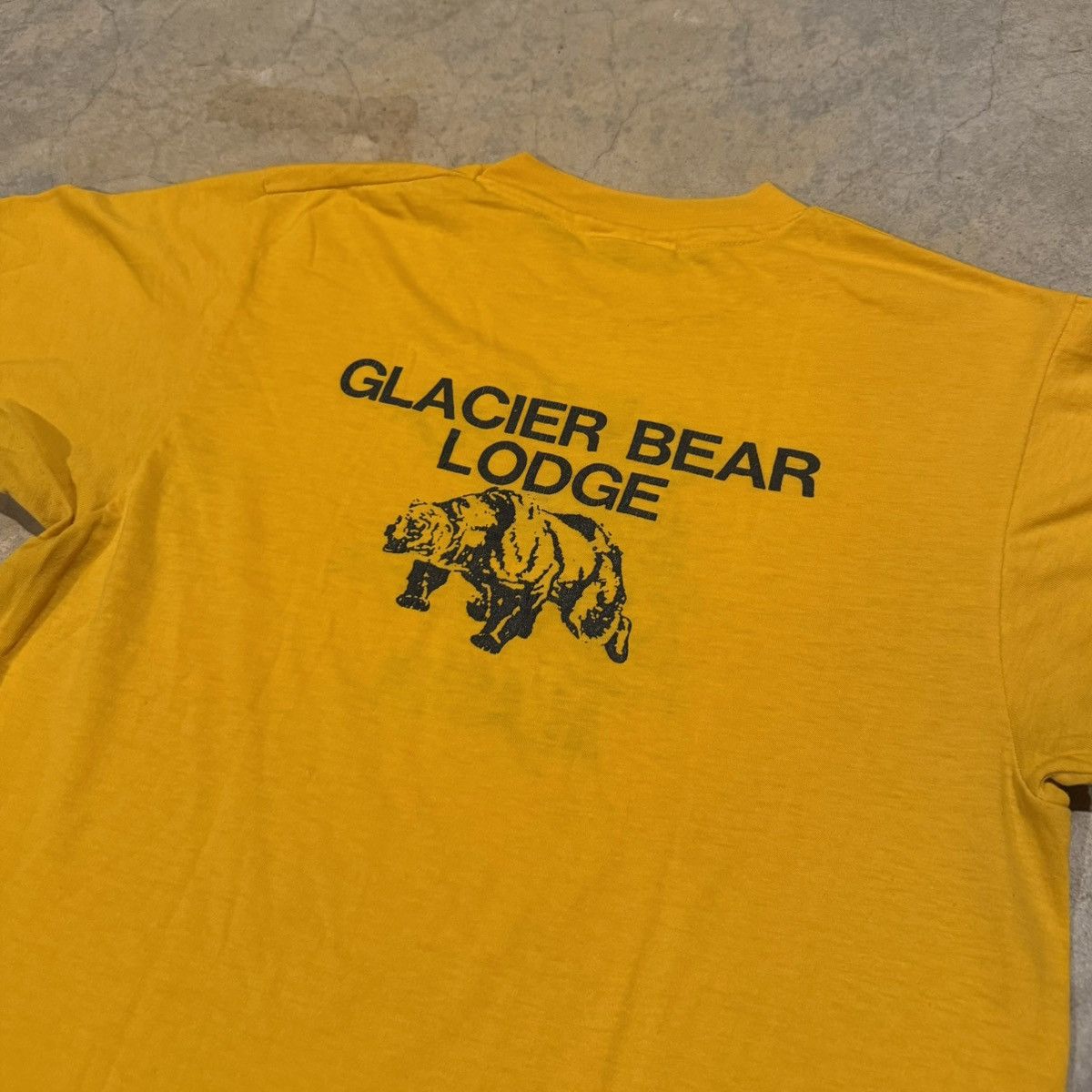 Vintage Vtg 80s Yakutat Alaska Distressed Faded Bear Tee ERD Grunge Size US S / EU 44-46 / 1 - 6 Thumbnail