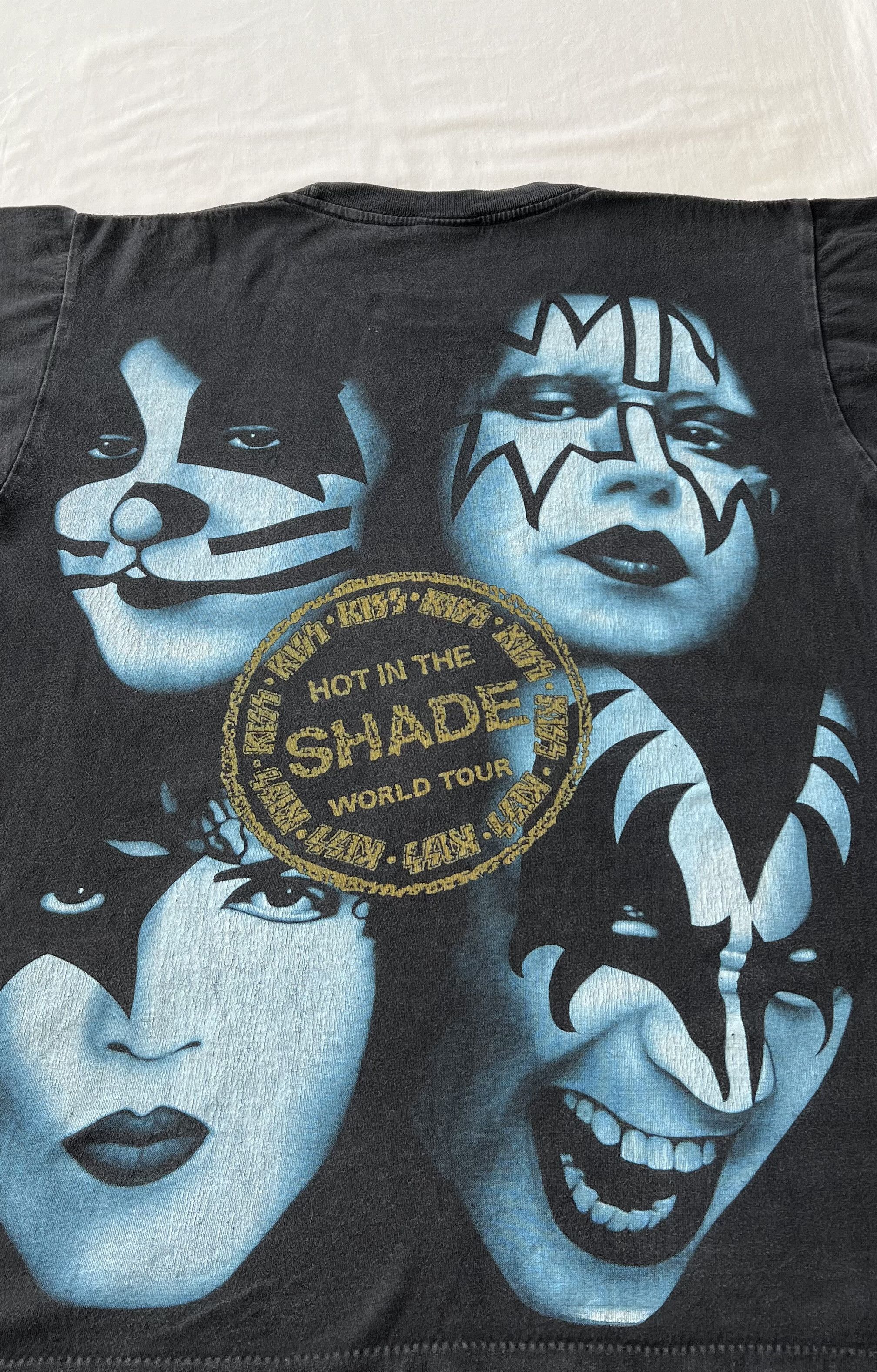 Band Tees Vintage 90s Kiss Hot in the Shade Black T-shirt Size US L / EU 52-54 / 3 - 14 Thumbnail