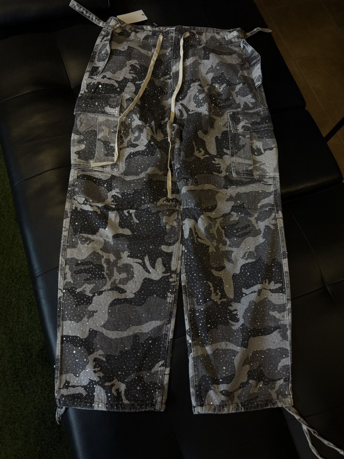 Vale Valley Jogger Pants Stone Crystal Size 32 (NEW) Size US 32 / EU 48 - 1 Thumbnail