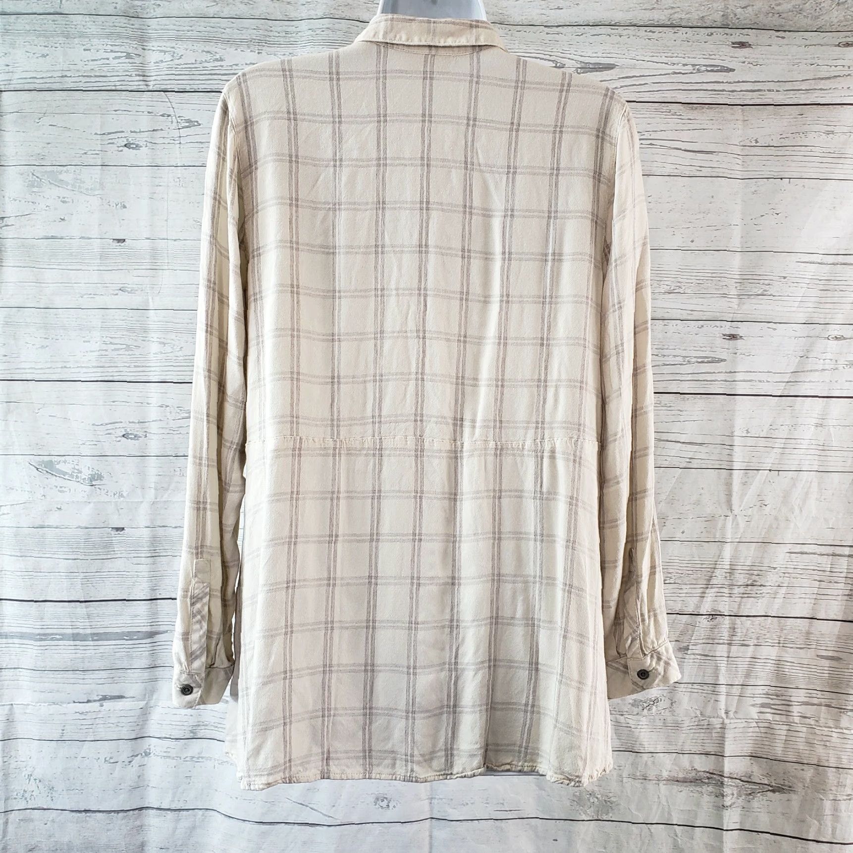 J. Jill J Jill Womens Button Front Shirt Sz Medium Beige Gray Long Sleeve Pintuck Shirt Size M / US 6-8 / IT 42-44 - 4 Thumbnail