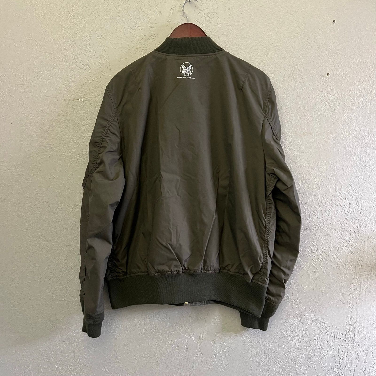 Alpha Industries ALPHA INDUSTRIES MENS BOMBER MILITARY STYLE JACKET GREEN XL Size US XL / EU 56 / 4 - 6 Thumbnail