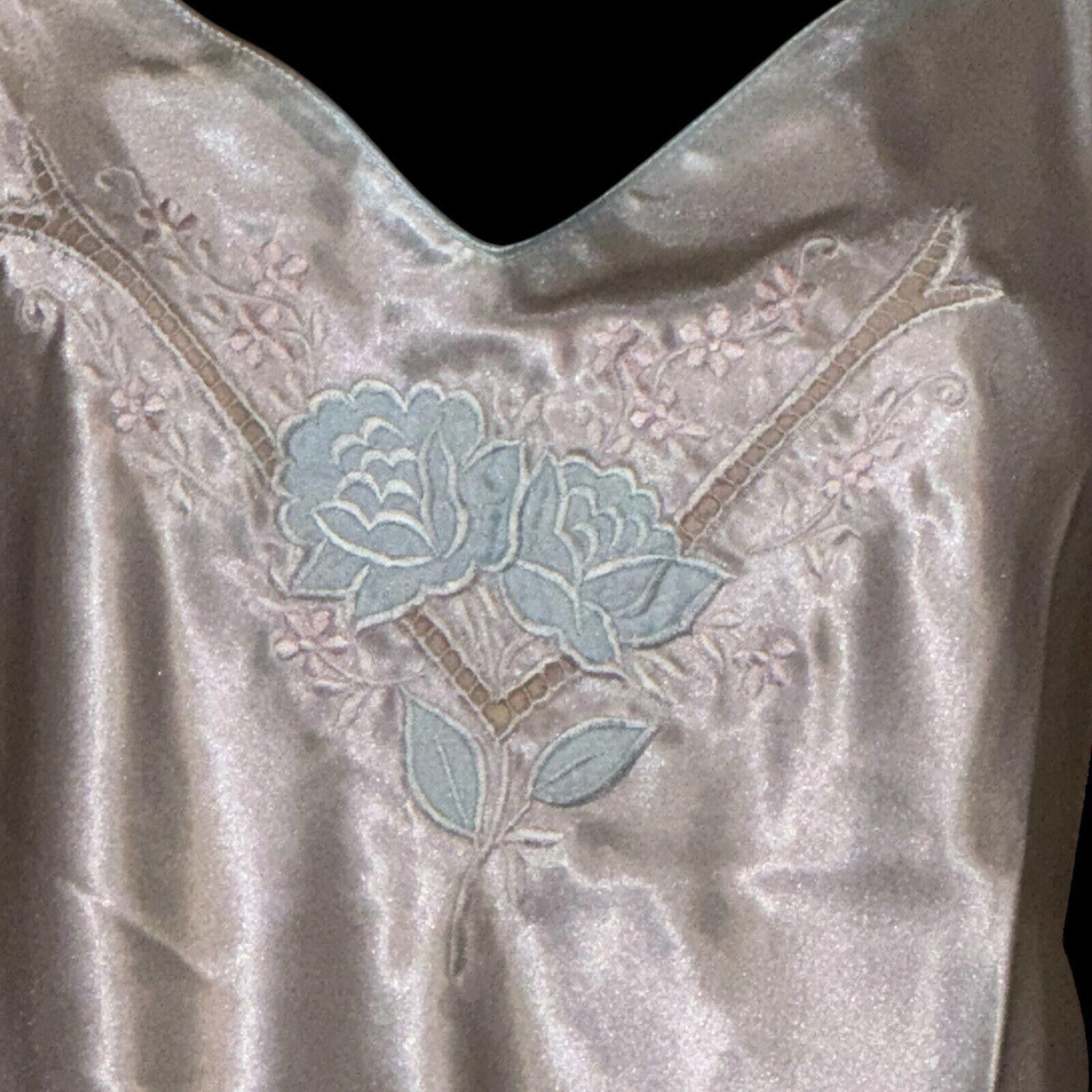 Designer Vtg Val Mode White Satin Embroidered Chemise Nightgown L Size ONE SIZE - 3 Thumbnail