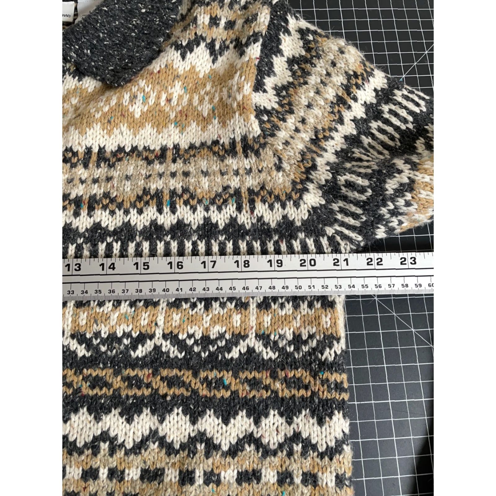 Croft & Barrow VINTAGE Croft & Barrow Full Zip Cardigan Sweater Women's L Gold Fair Isle Heavyweight Wool Blend Geometric Knit 1980s 90s Mens? No gender end: Women Size L / US 10 / IT 46 - 5 Thumbnail