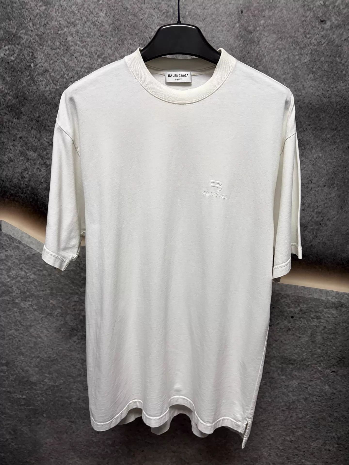 Balenciaga Balenciaga Cream Short Sleeve T-shirt Size 2 Like New Size US M / EU 48-50 / 2 - 1 Thumbnail