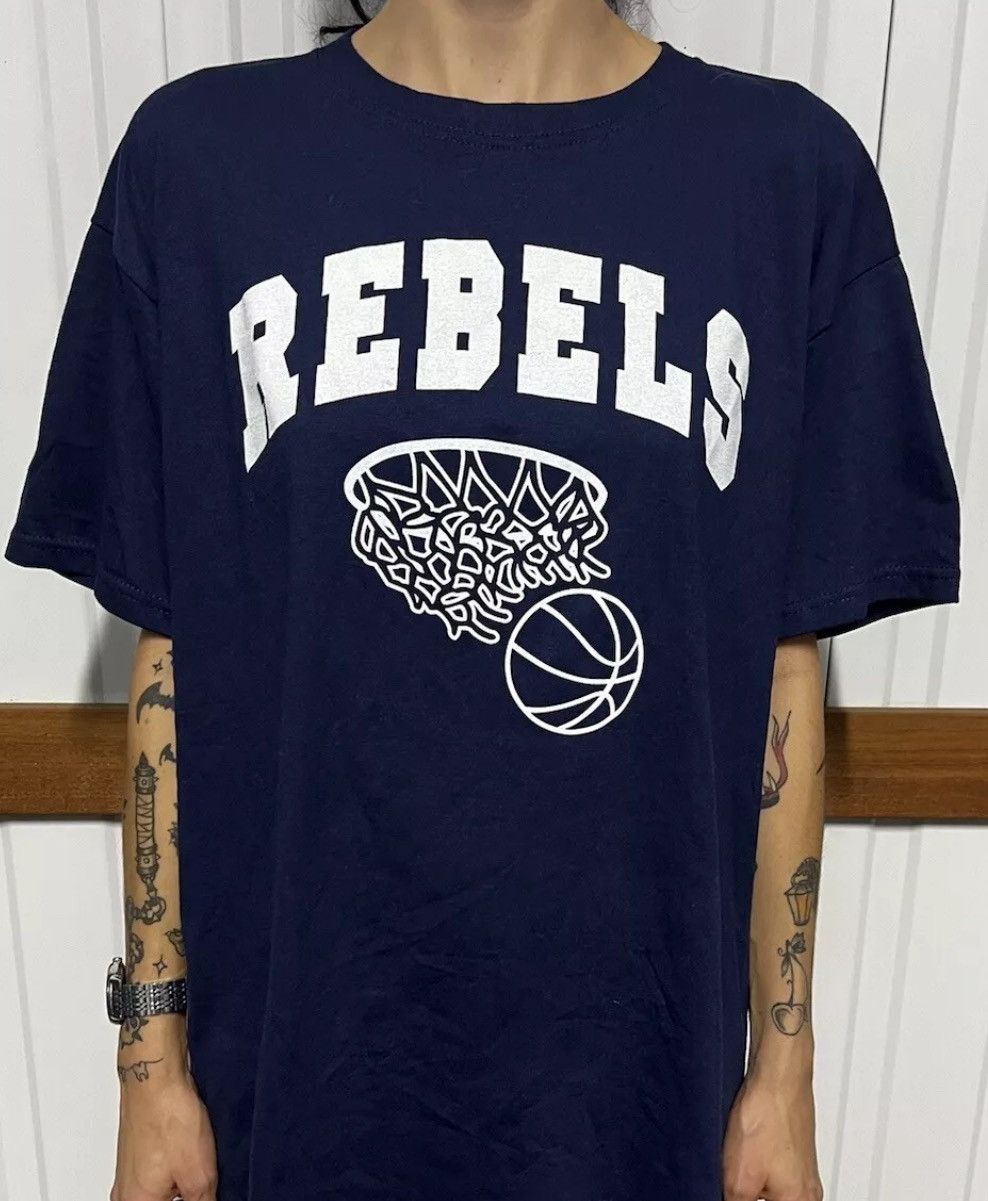 Vintage Vintage Navy Rebels Basketball Sport Athletics Tshirt XL Size L / US 10 / IT 46 - 1 Thumbnail
