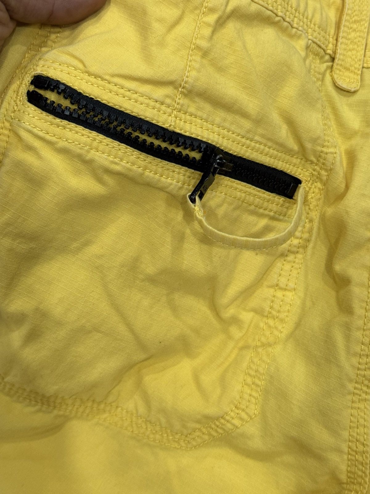 Armani Exchange Armani Exchange Utility Cargo Shorts Size US 29 - 13 Thumbnail