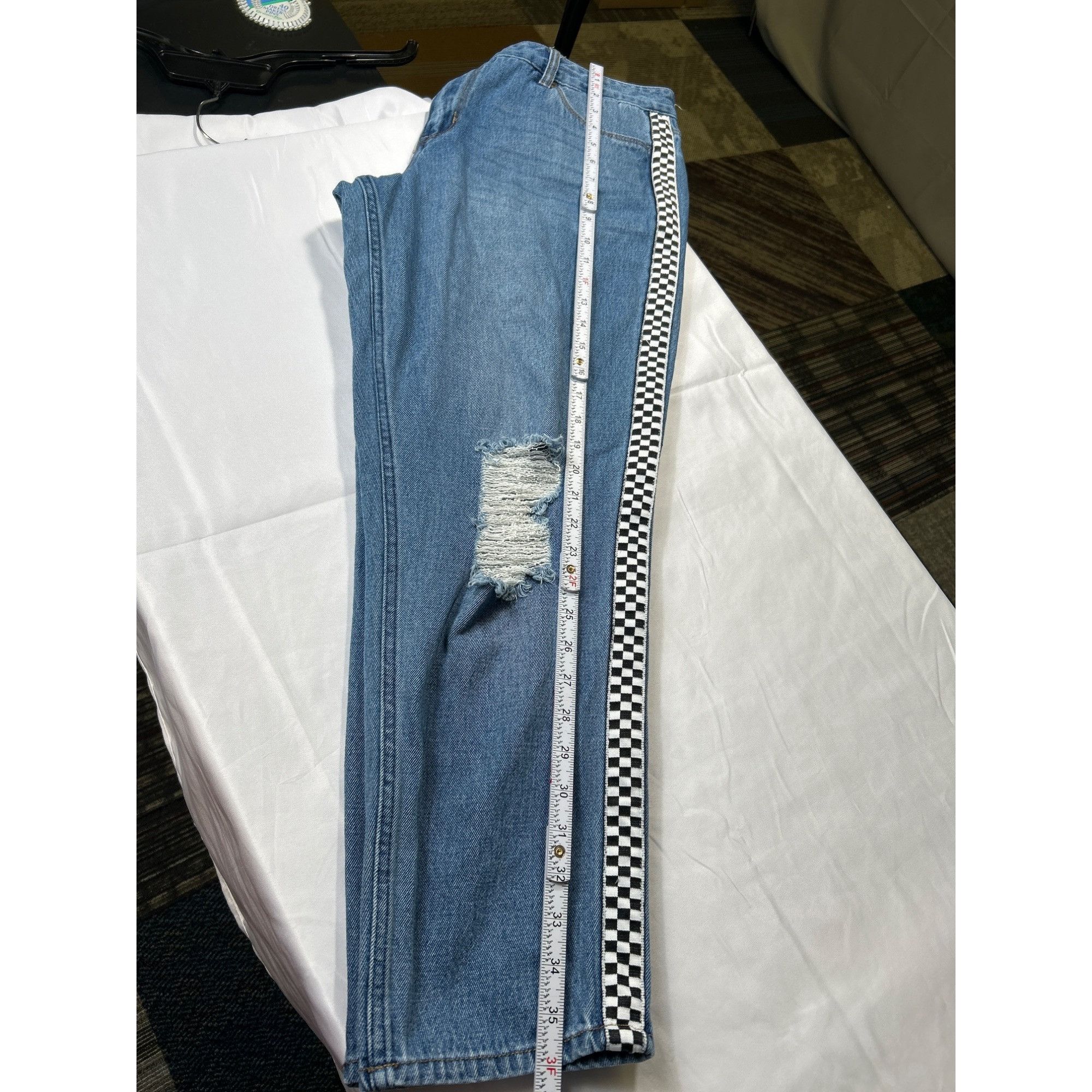 Empyre Empyre Eileen Womens Mom Jean Ripped Denim Size 13 SKU 7104 Size 31" - 7 Thumbnail