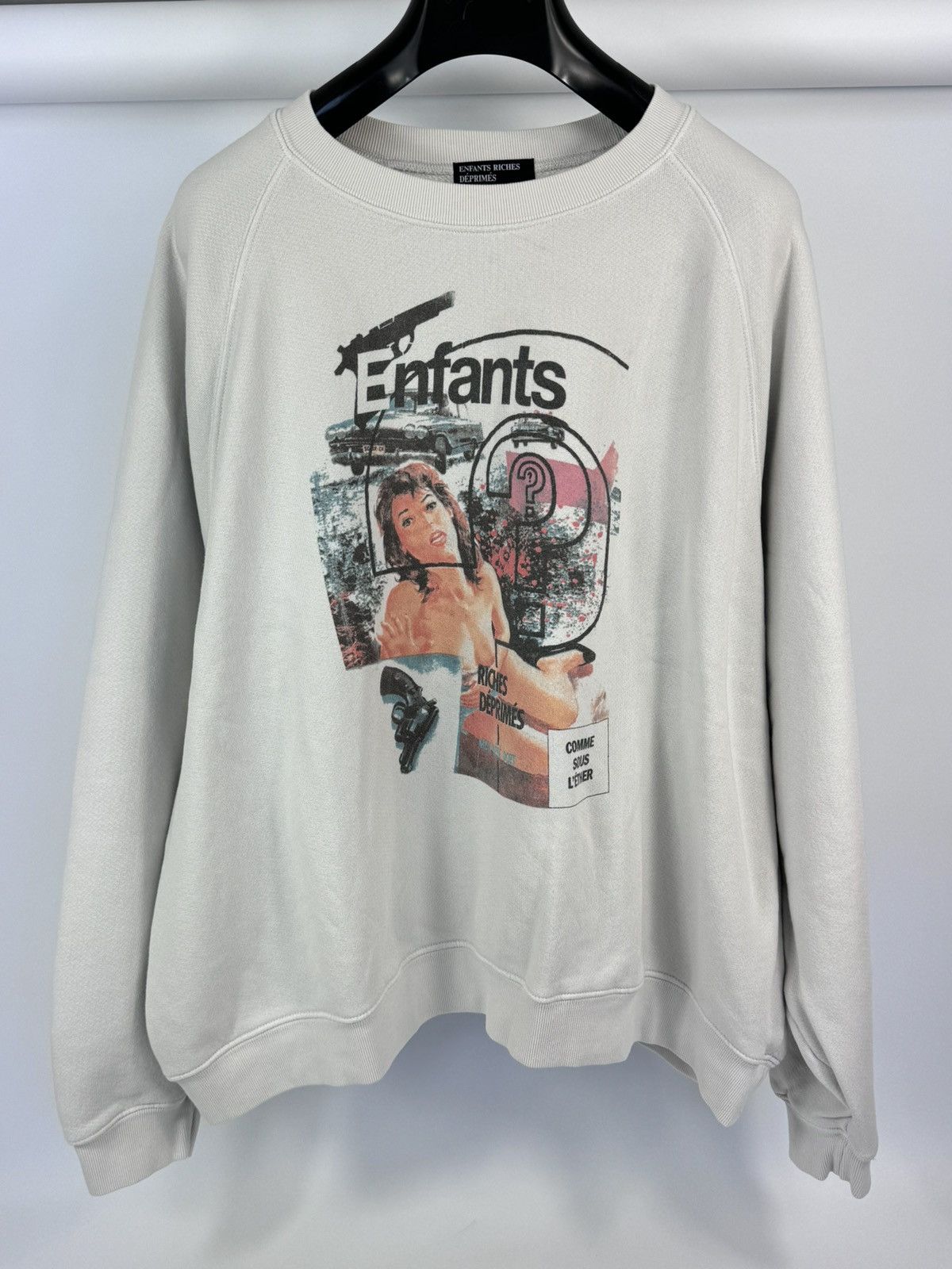 THRILLING RAGLAN SWEATSHIR