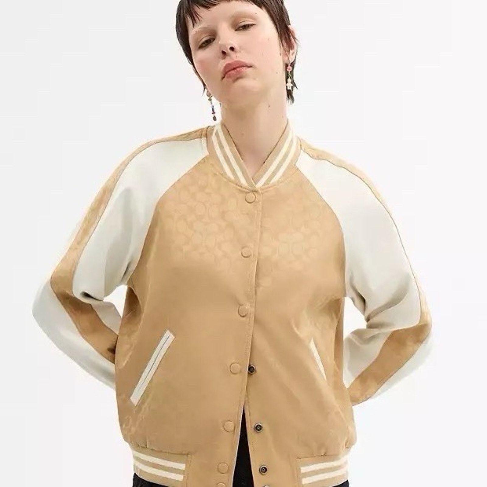 Coach NWT Coach Women Reversible Signature Jacket CAH06 Beige S Size S / US 4 / IT 40 - 7 Thumbnail