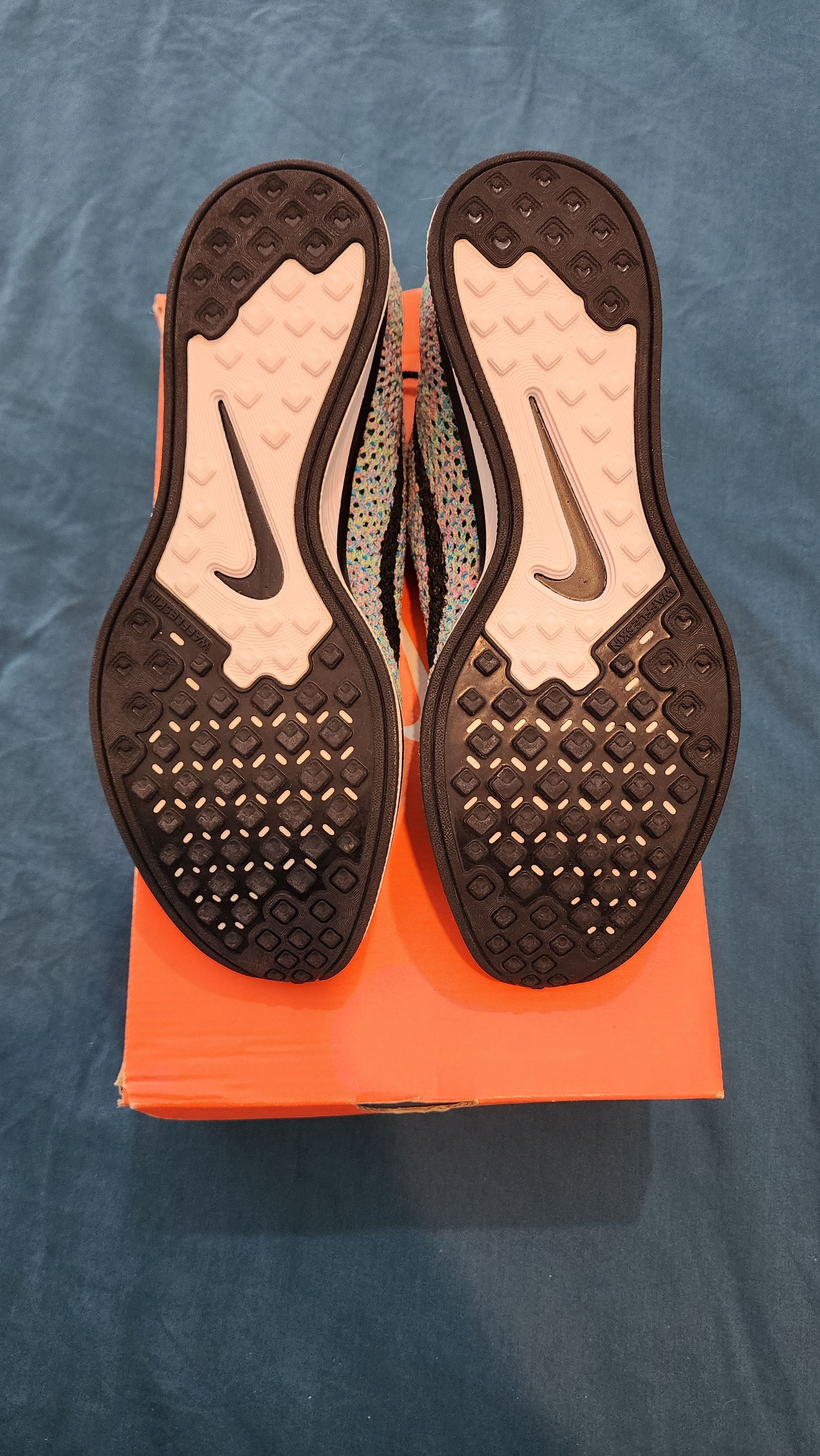 Nike Nike flyknit racer Size US 8.5 / EU 41-42 - 2 Thumbnail