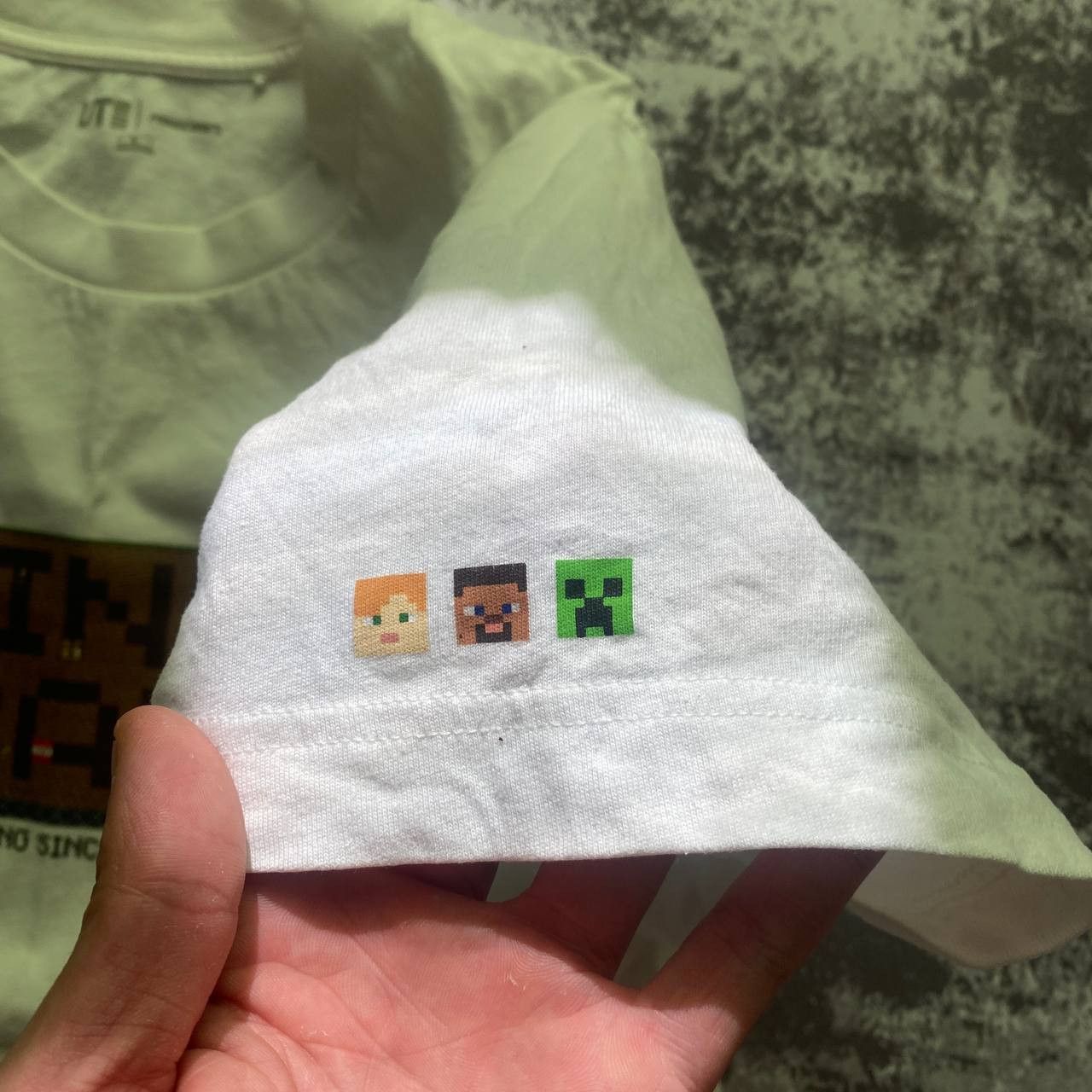 Uniqlo Uniqlo x Minecraft graphic Tshirt ( crafting since alpha ) Size US M / EU 48-50 / 2 - 5 Thumbnail
