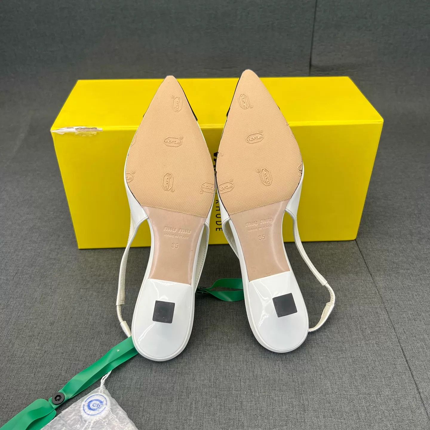 Miu Miu MIU MIU Women's Patent Pointed Toe Heels 35 Worn Resoled Size US 4.5 / IT 34.5 - 7 Thumbnail