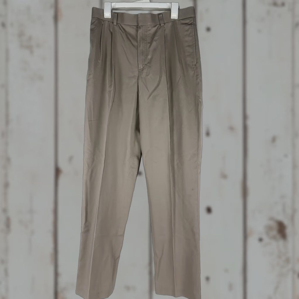 Vintage VINTAGE LL BEAN Dress Pants Men’s Regular 33 x 35.5 Beige 100% Cotton Pleated Mid Rise, Natural Fit, 2 Front/2 Back Pockets (Business, Workwear) Mens Size US 33 - 1 Thumbnail