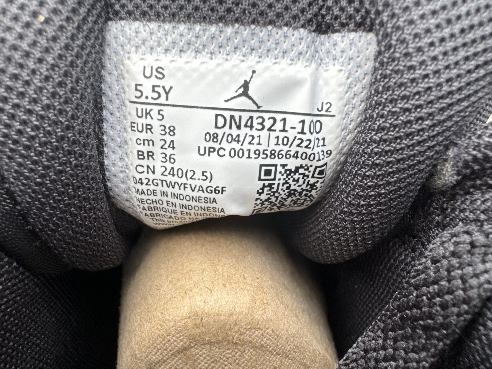 Jordan Brand Jordan 1 Mid Diamond Shorts (Gs) Size US 5.5 / EU 38 - 3 Thumbnail