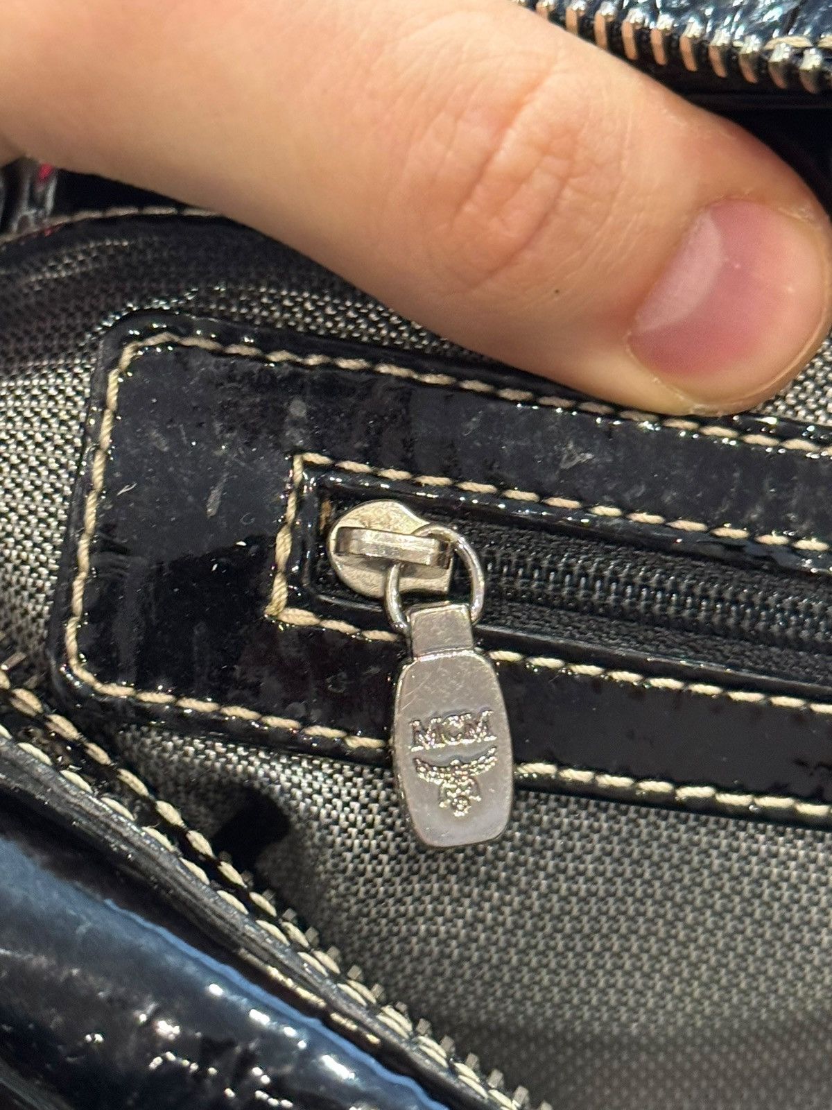 MCM MCM Boston Patent Leather Shiny Shoulder Strap Bag Handbag Size ONE SIZE - 13 Thumbnail