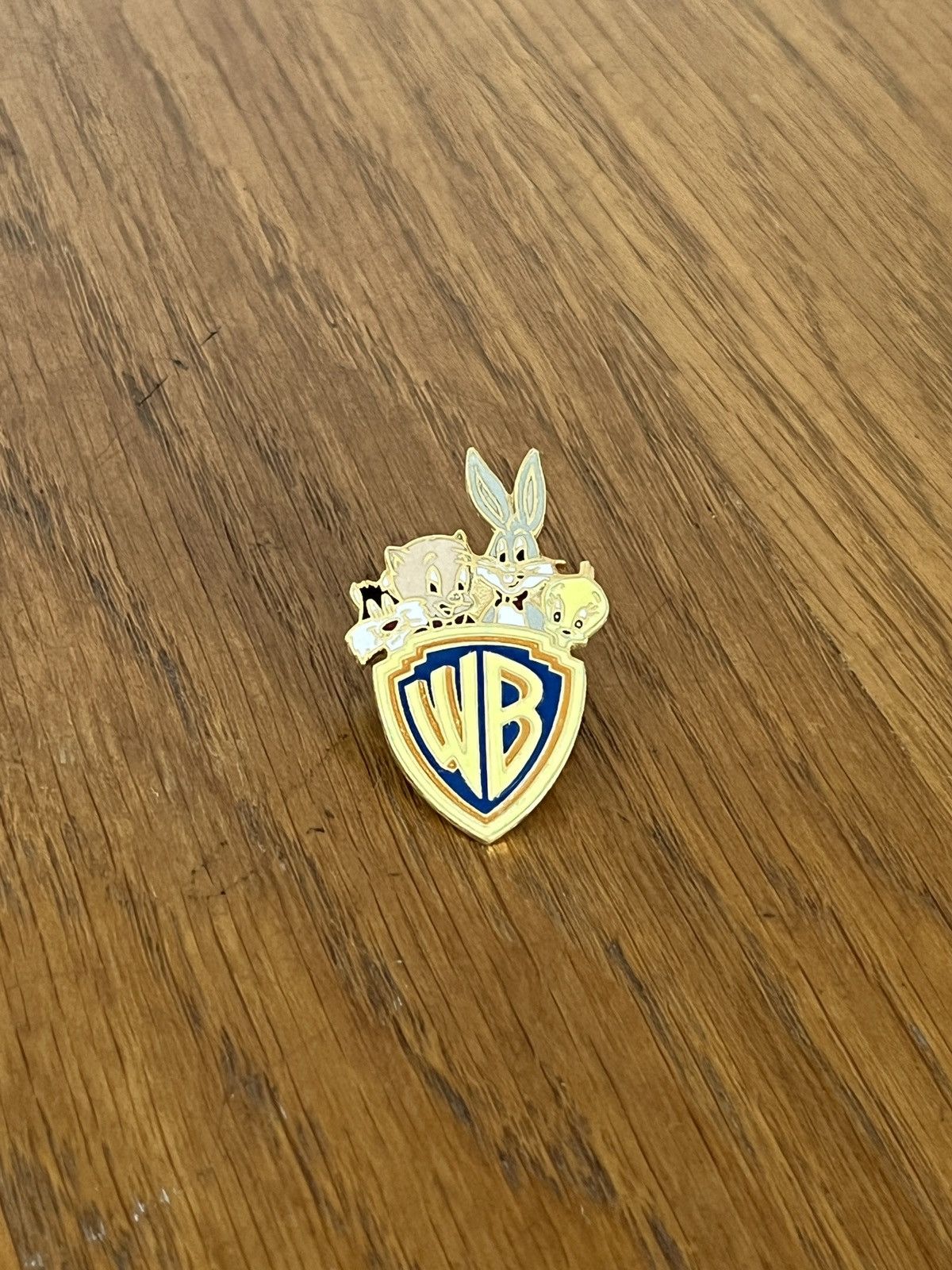 Vintage × Warner Bros Looney Tunes (Warner Bros) family vintage pin Size ONE SIZE - 1 Thumbnail