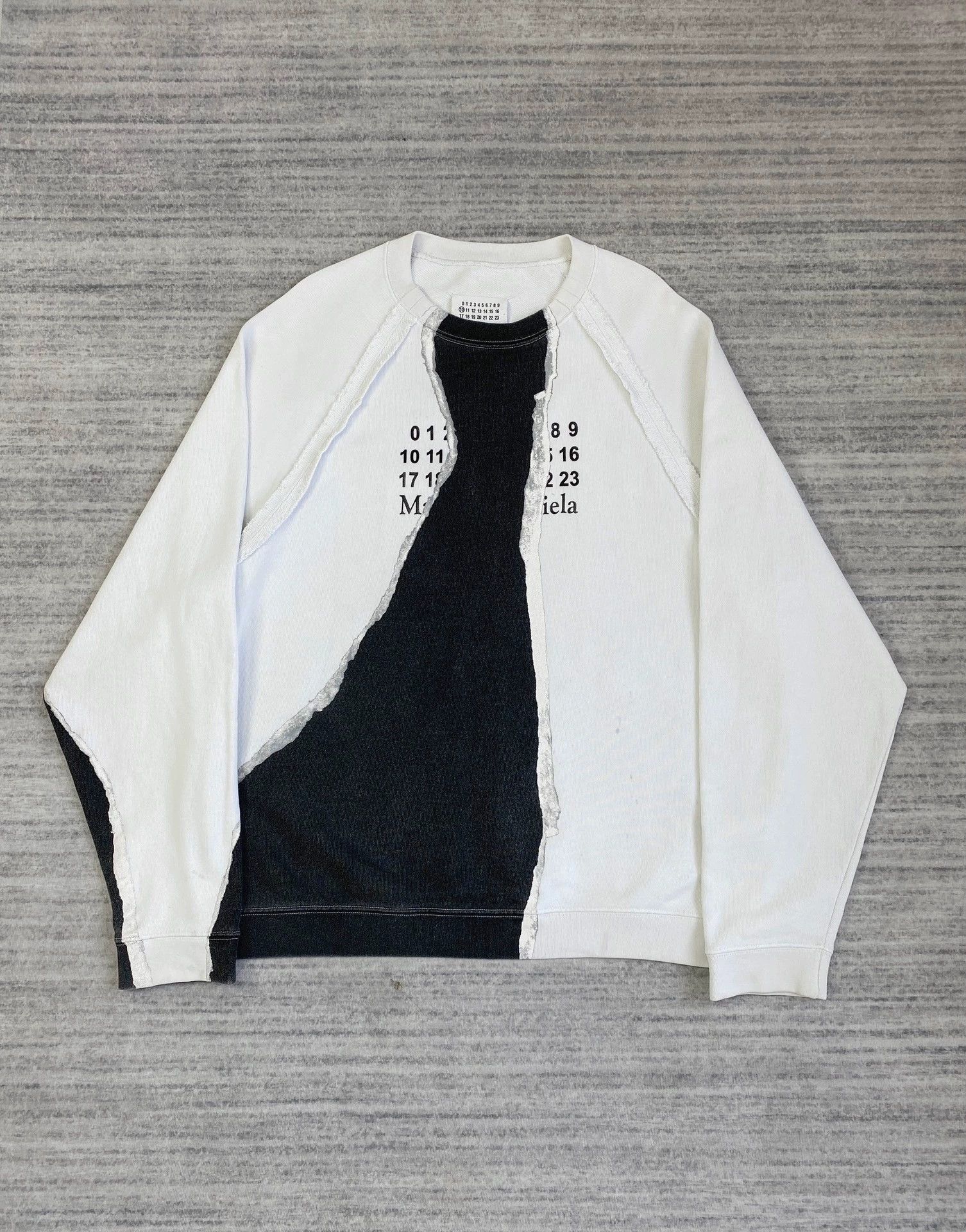 Maison Margiela Maison Margiela Black & White Splatter Crewneck Size US S / EU 44-46 / 1 - 1 Thumbnail