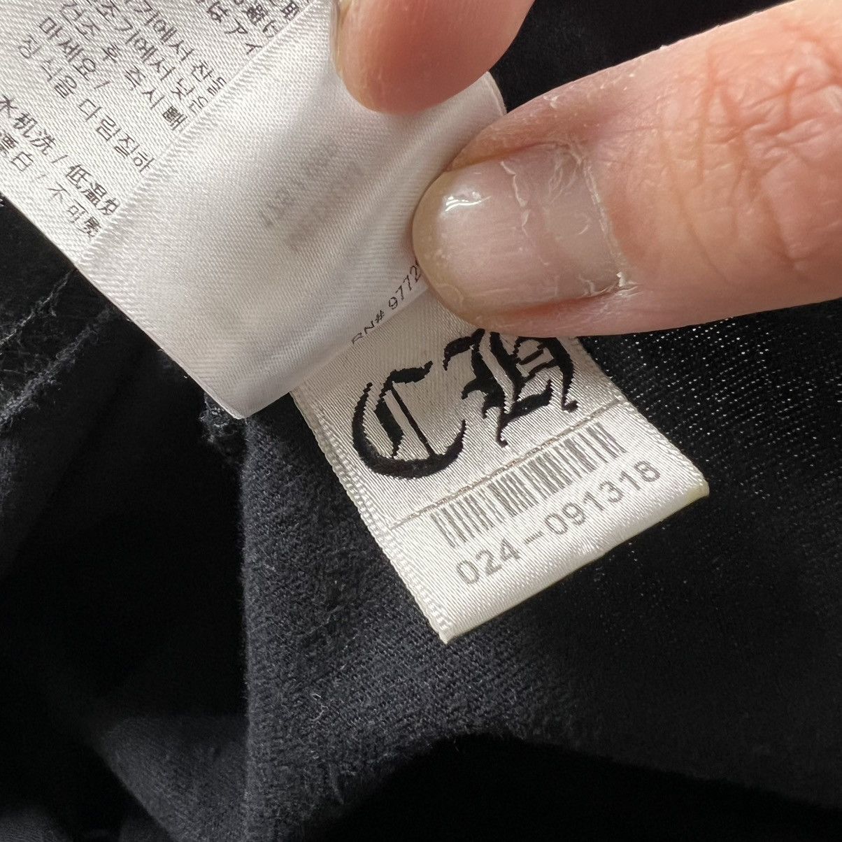 Chrome Hearts Chrome hearts t shirt medium pre owned back script logo Size US M / EU 48-50 / 2 - 5 Thumbnail
