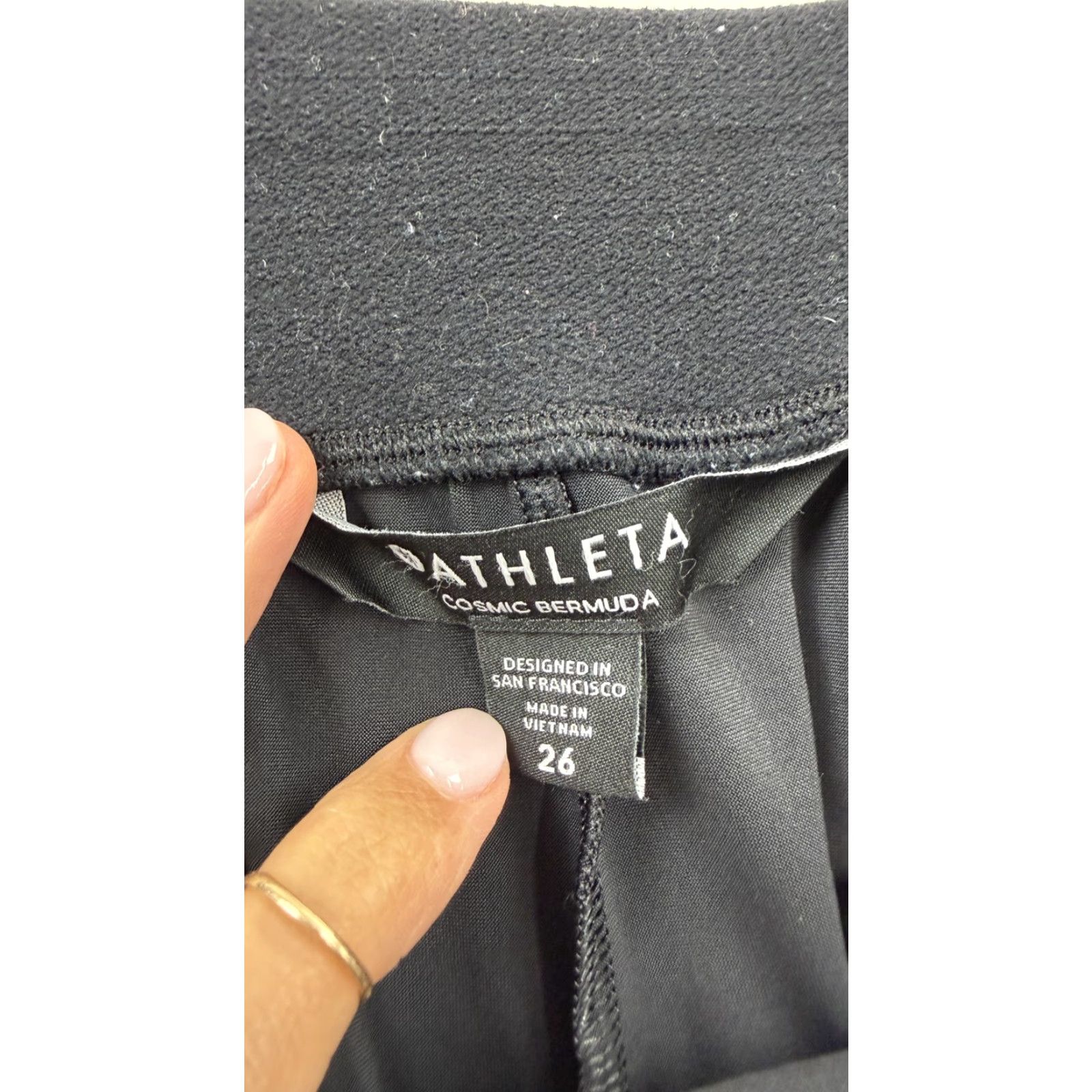 Athleta Athleta Shorts Womens 26 Black Cosmic Bermuda Pull On Stretch Zip Pockets Size 26" / US 2 / IT 38 - 5 Thumbnail