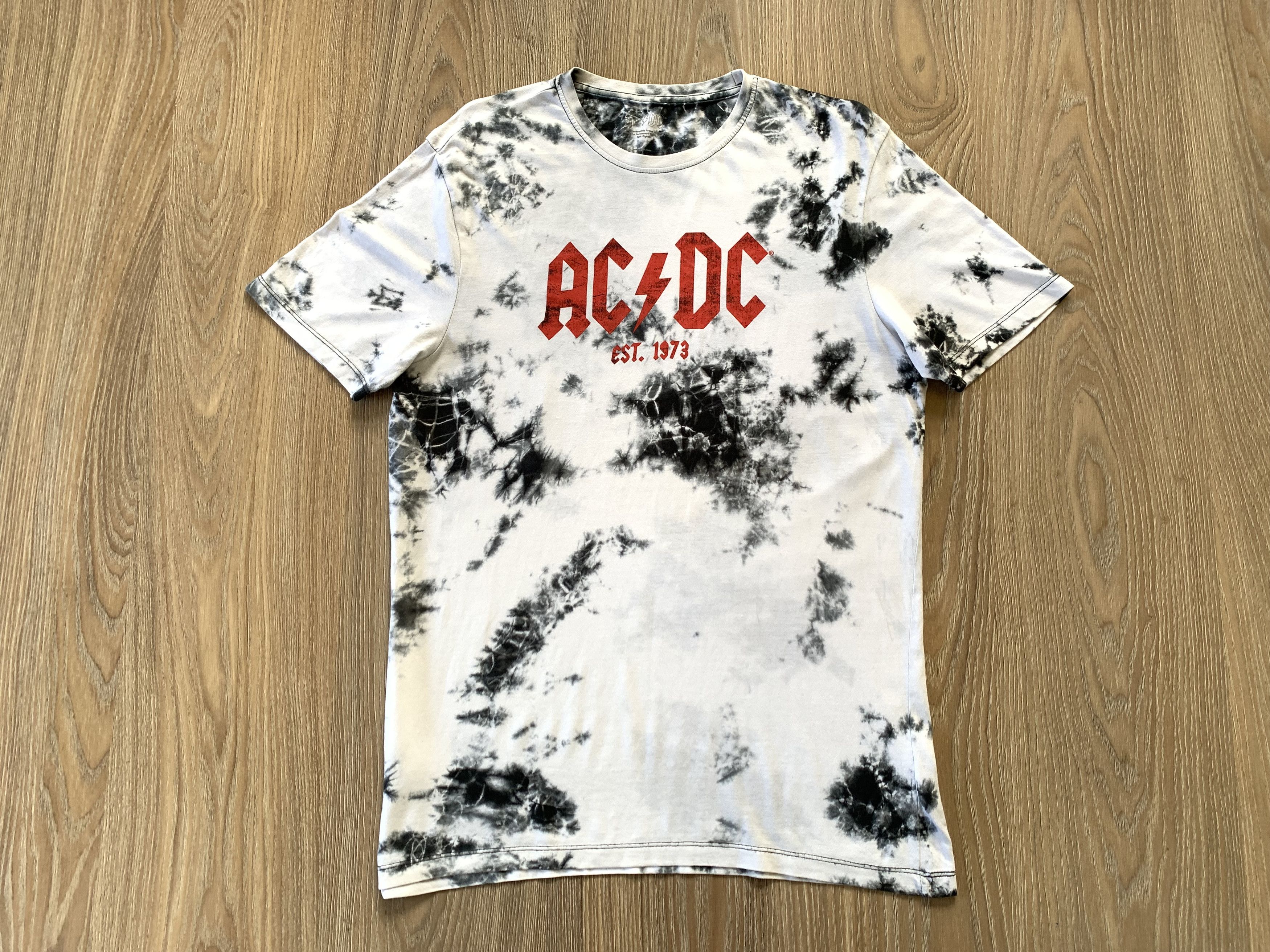 AC/DC × Band Tees × Vintage AC/DC Tie Dye T Shirt 2022 Size US S / EU 44-46 / 1 - 2 Thumbnail