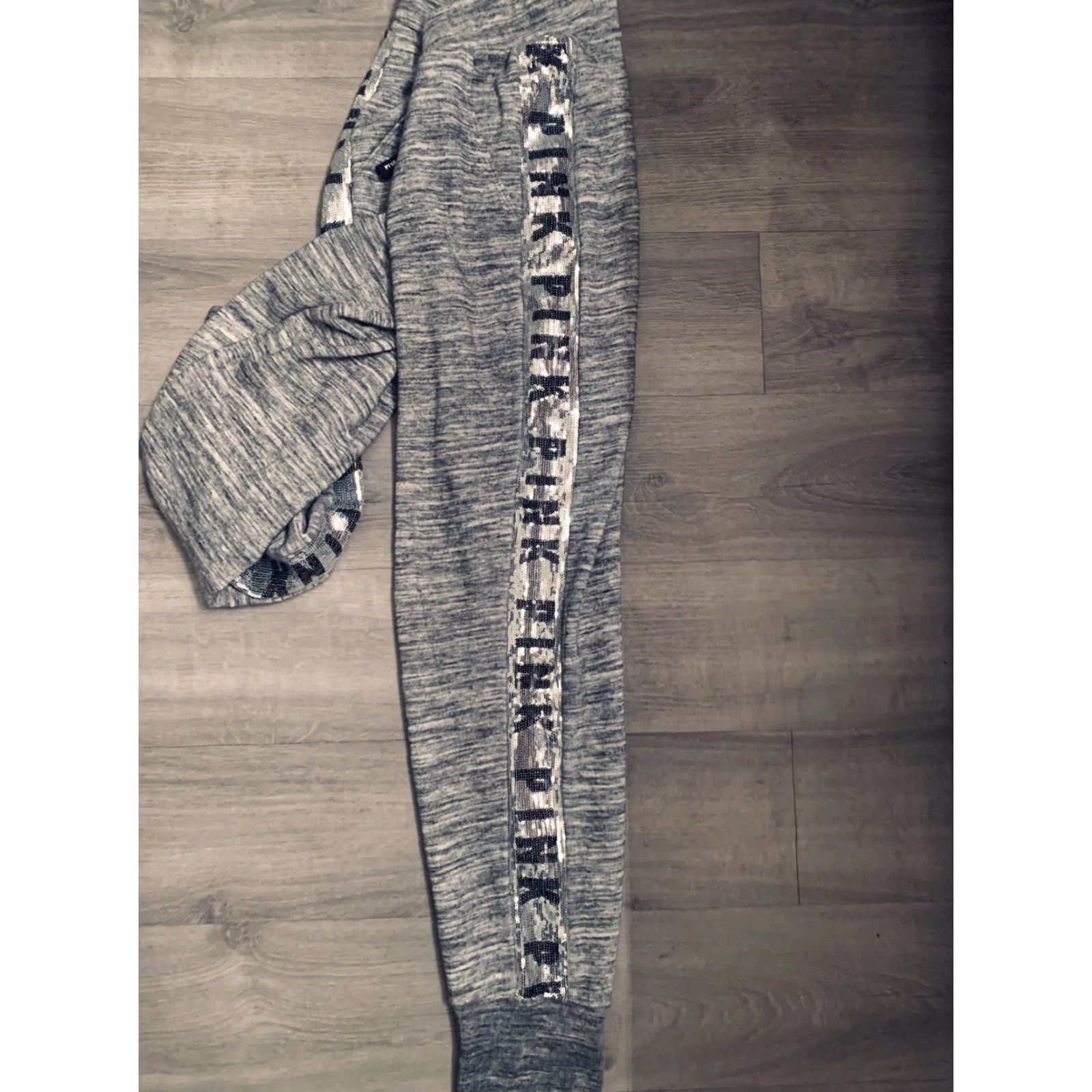 Pinko PINK Victoria’s Secret Medium Jogger Sweatpants with Silver Flip Sequins Sweatpants Regular Women M Gray Logo Elastic Waist Size 32" / US 10 / IT 46 - 4 Thumbnail