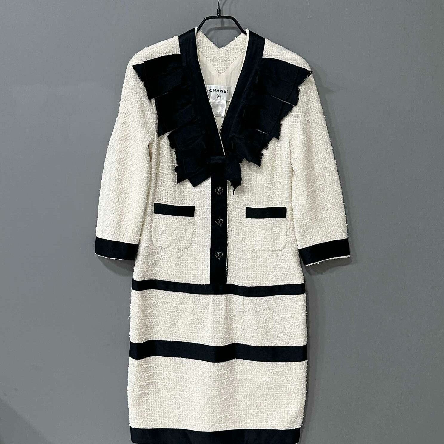 Chanel Chanel Dress M Women Size M / US 6-8 / IT 42-44 - 1 Thumbnail