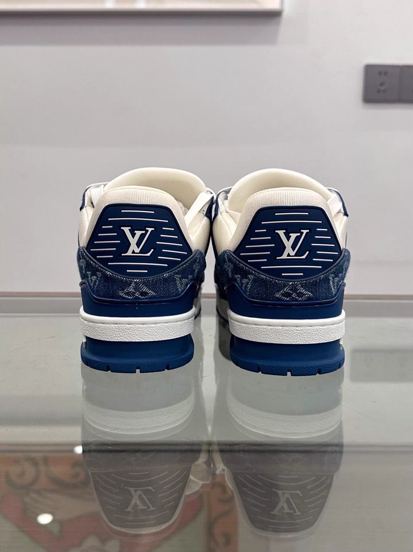 Louis Vuitton LV Blue Denim Monogram Trainer UK6 (EU 40) BNIB Size US 7 / EU 40 - 5 Thumbnail