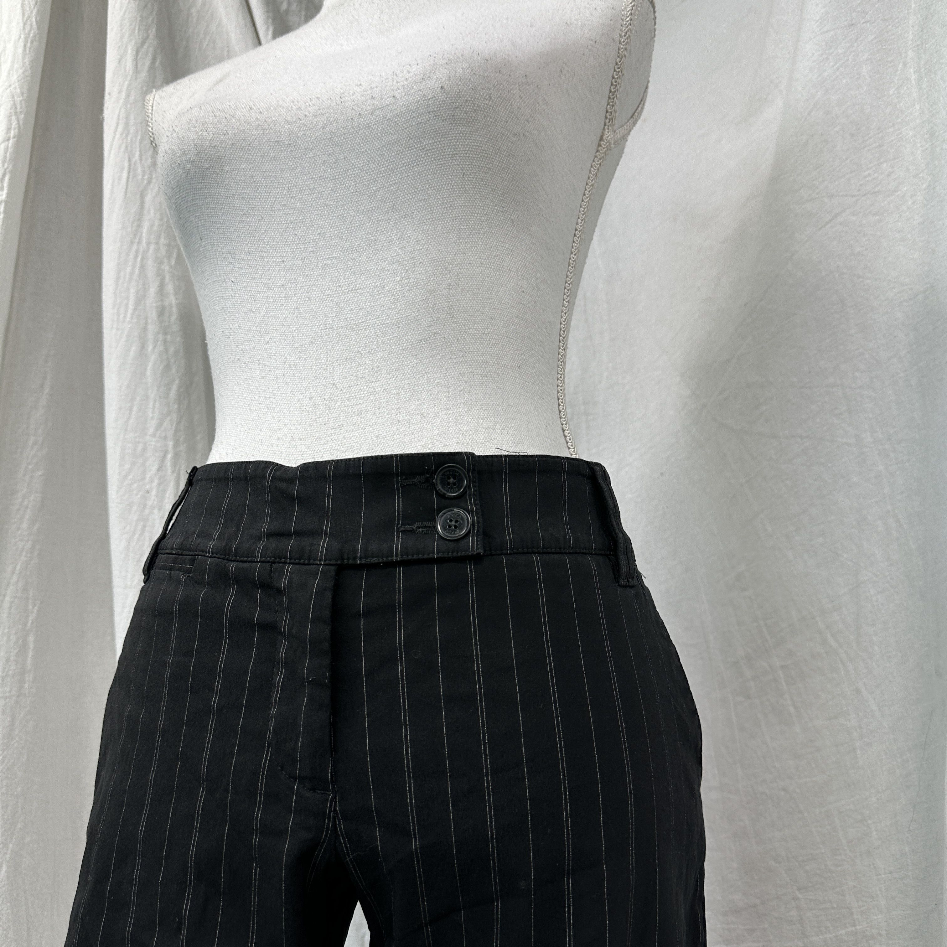 Vintage Vintage Avant Garde Opium Capri Pinstripe 00s Shorts Size 25" / US 0 / IT 36 - 3 Thumbnail