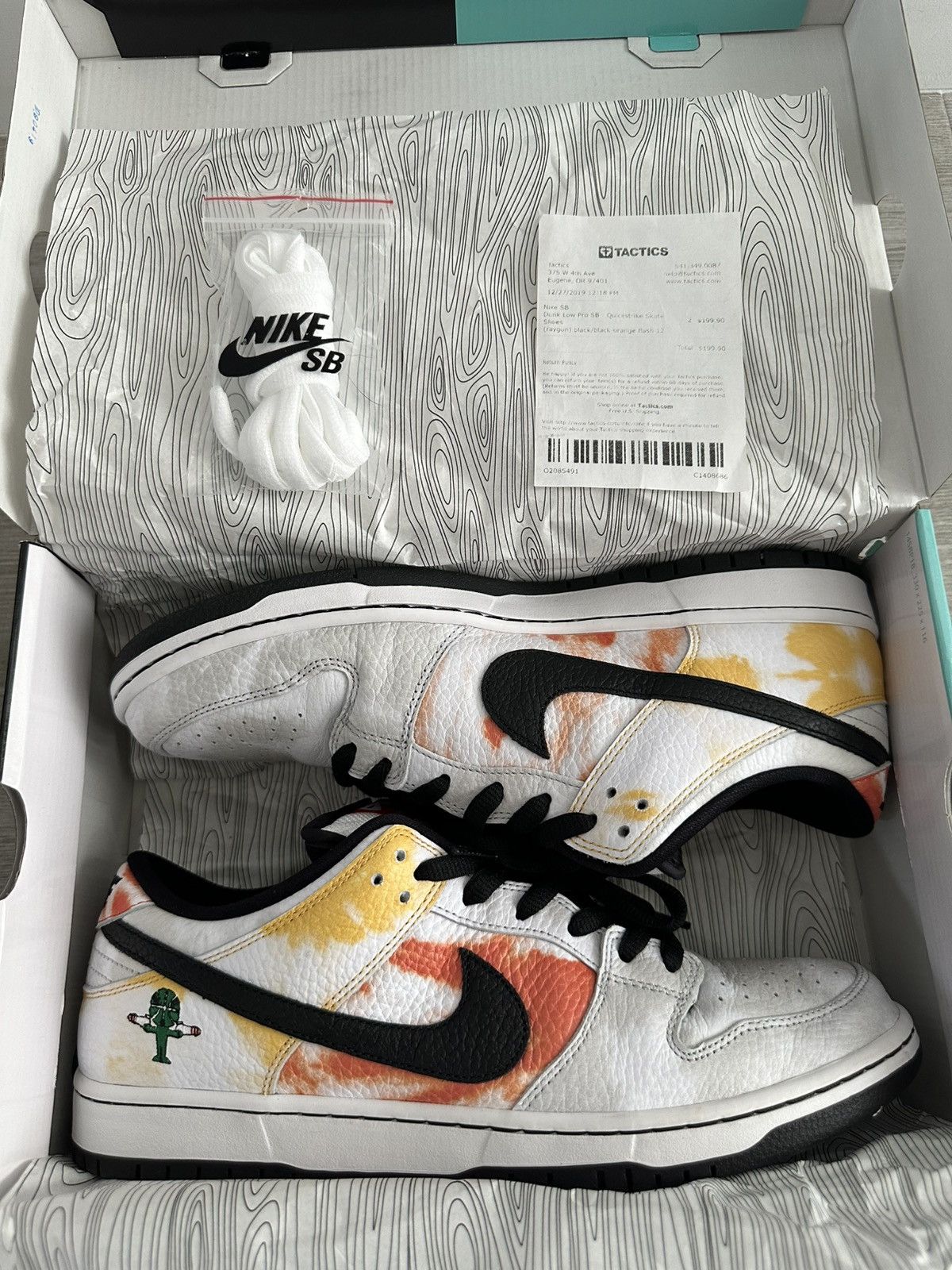 Nike Nike SB Dunk Low Tie Die Rayguns White Black Orange Flash 12 Size US 12 / EU 45 - 3 Thumbnail