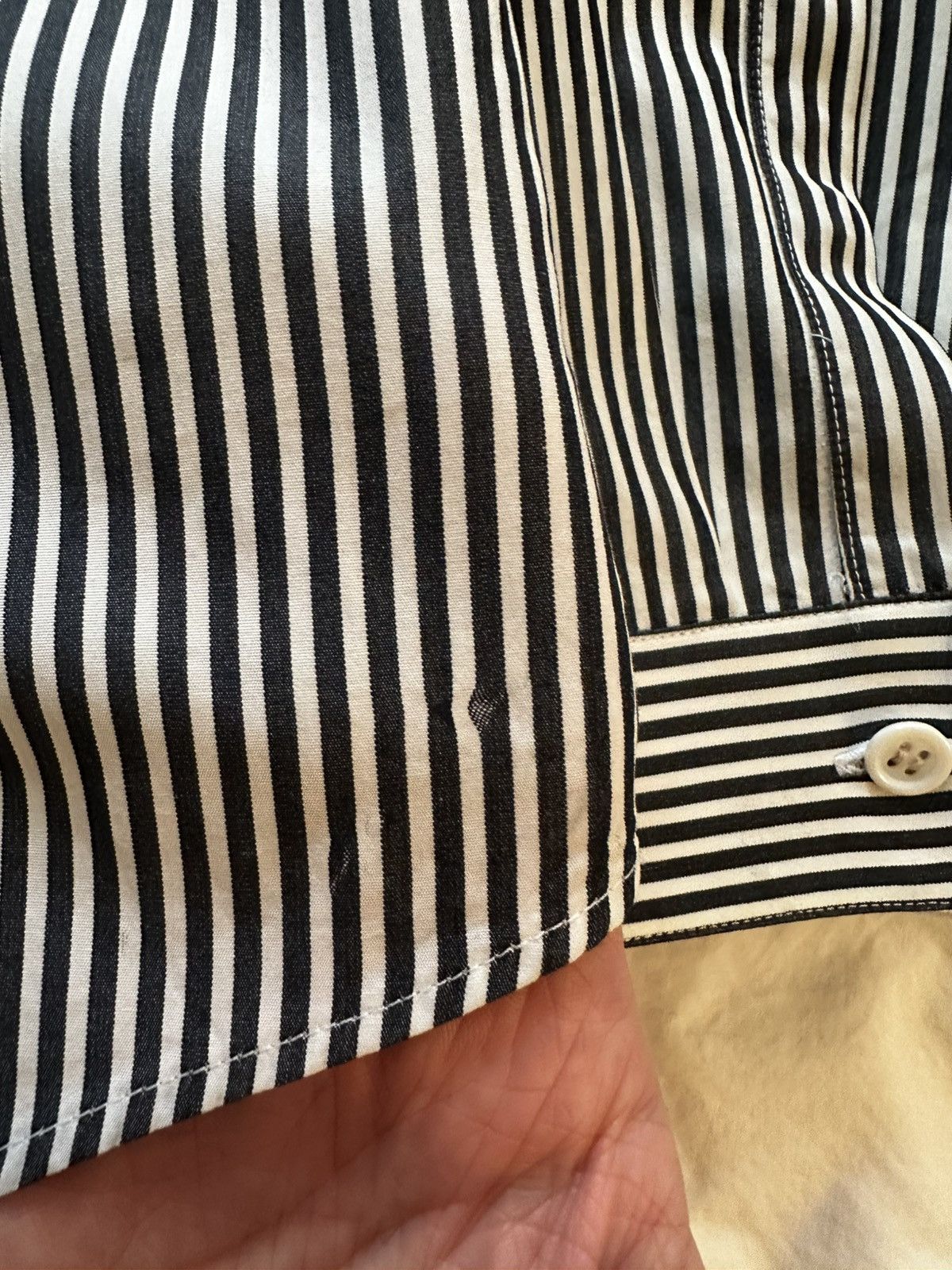 Dior FW06 B&W Striped Cotton Poplin Shirt Bee Embroidery sz 37 Size US S / EU 44-46 / 1 - 12 Thumbnail