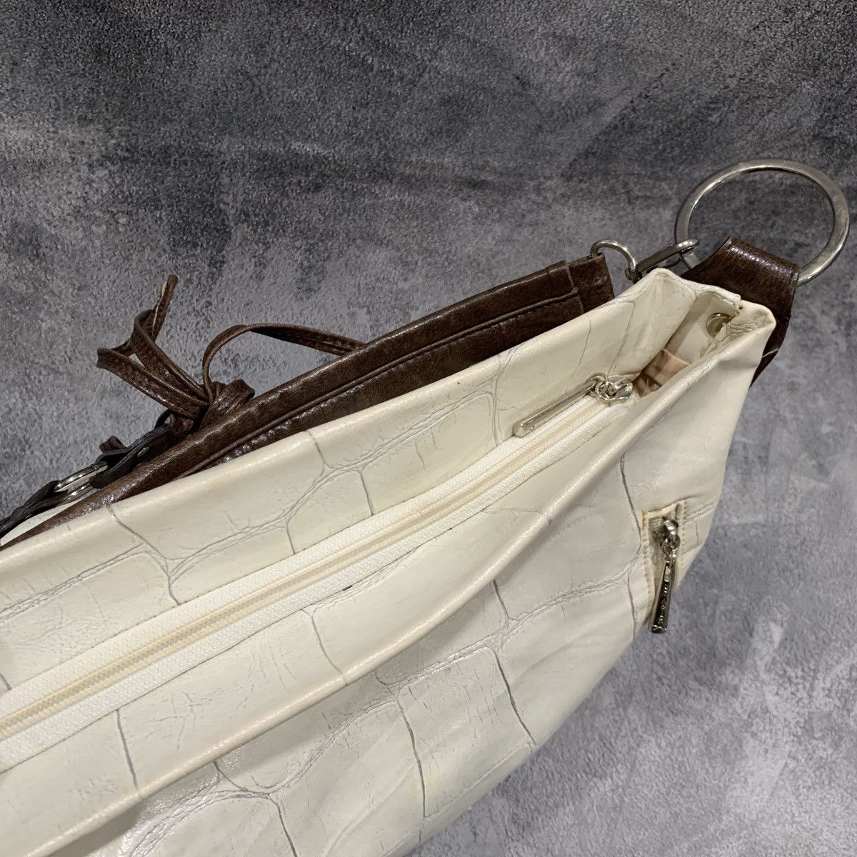 Vintage Leather y2k bag Size ONE SIZE - 11 Thumbnail