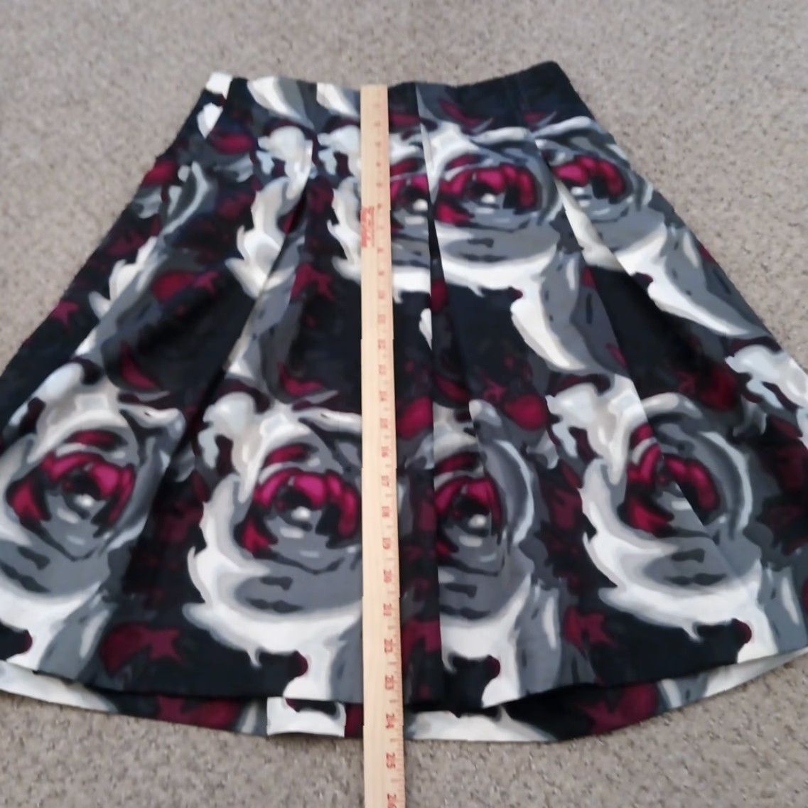 Express Express Skirt A-Line Knee Length Gray Purple Floral Lined Zip 8 Women Vintage No Skirt Size 30" / US 8 / IT 44 - 4 Thumbnail
