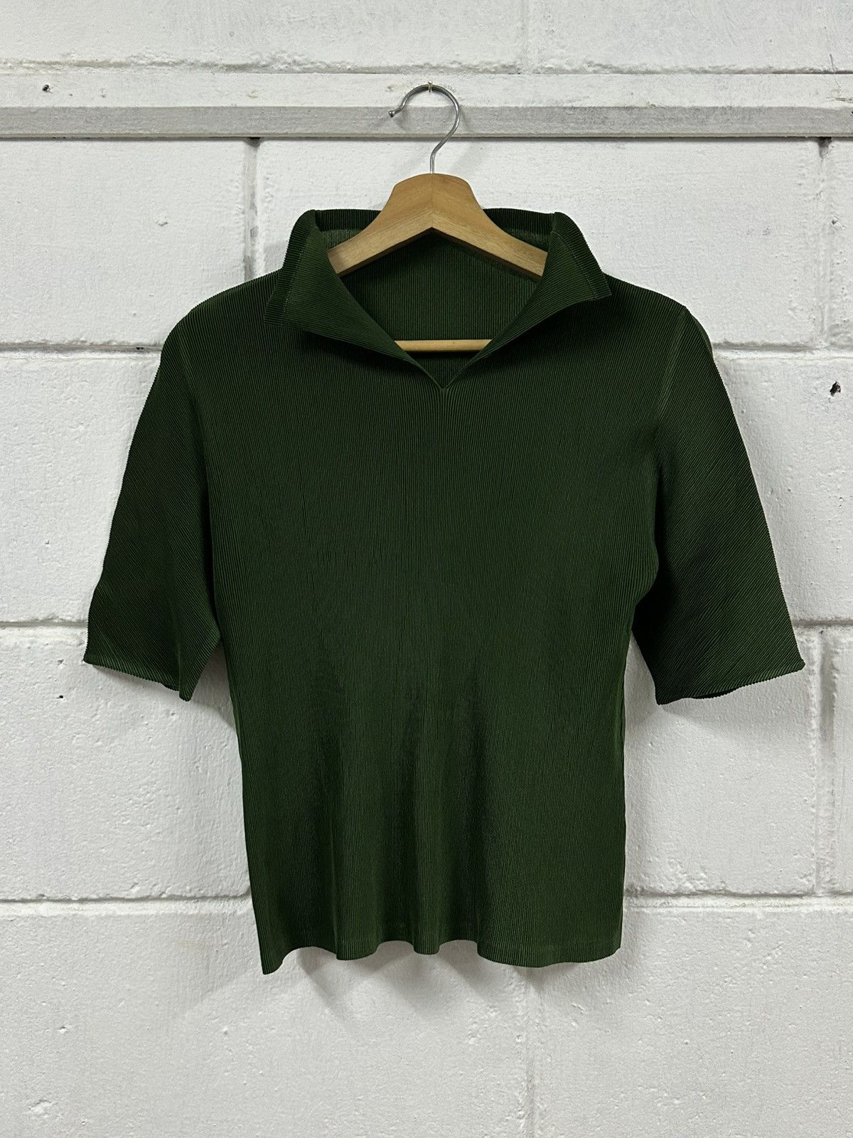 Pleats Please Issey Miyake Pleats Please Issey Miyake Forest Green Polo Style Shirt Size US M / EU 48-50 / 2 - 2 Thumbnail