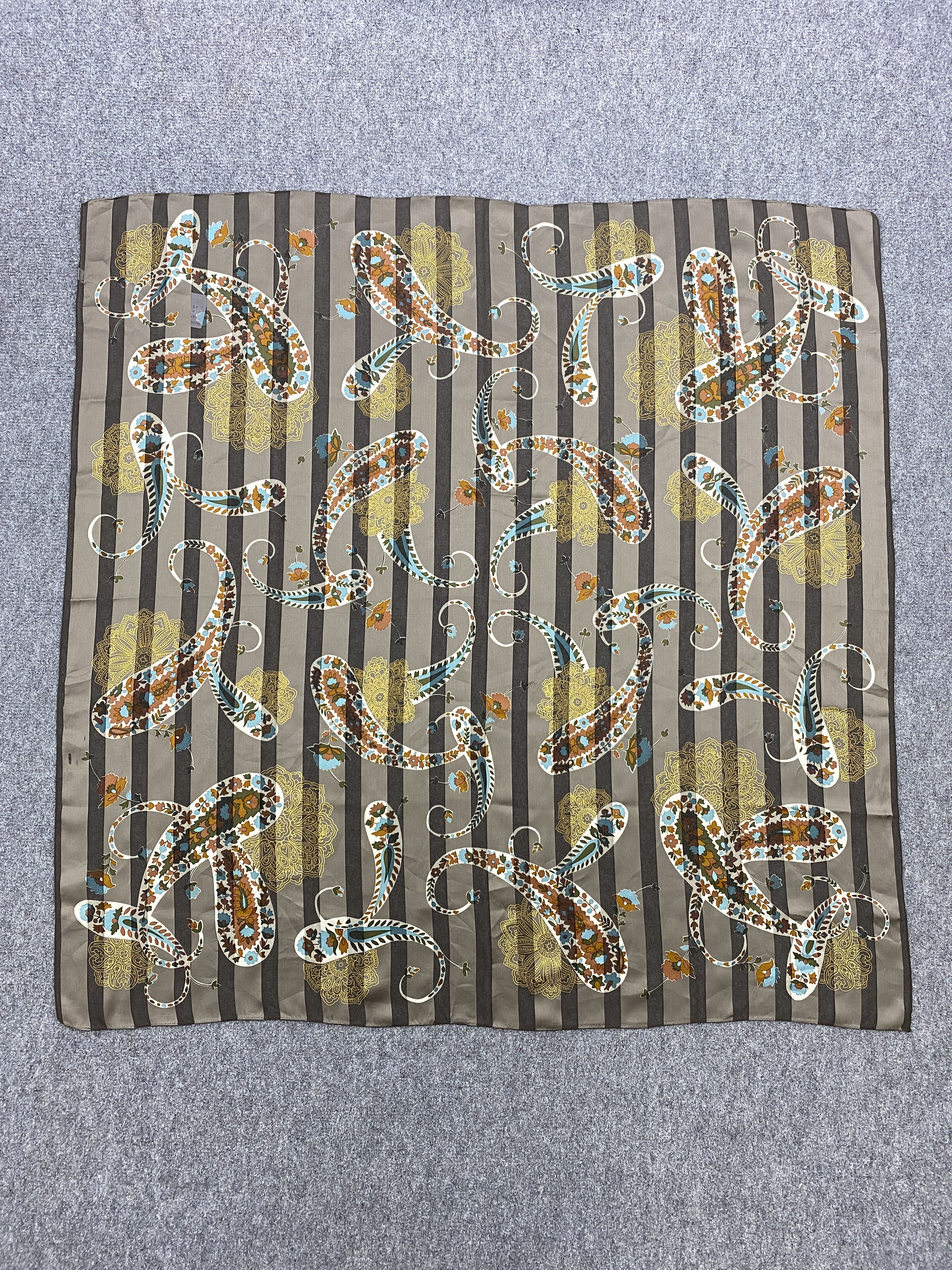 Japanese Brand Paisley Silk Scarf Shawl Babushka head Scarf SN0053 Size ONE SIZE - 3 Thumbnail