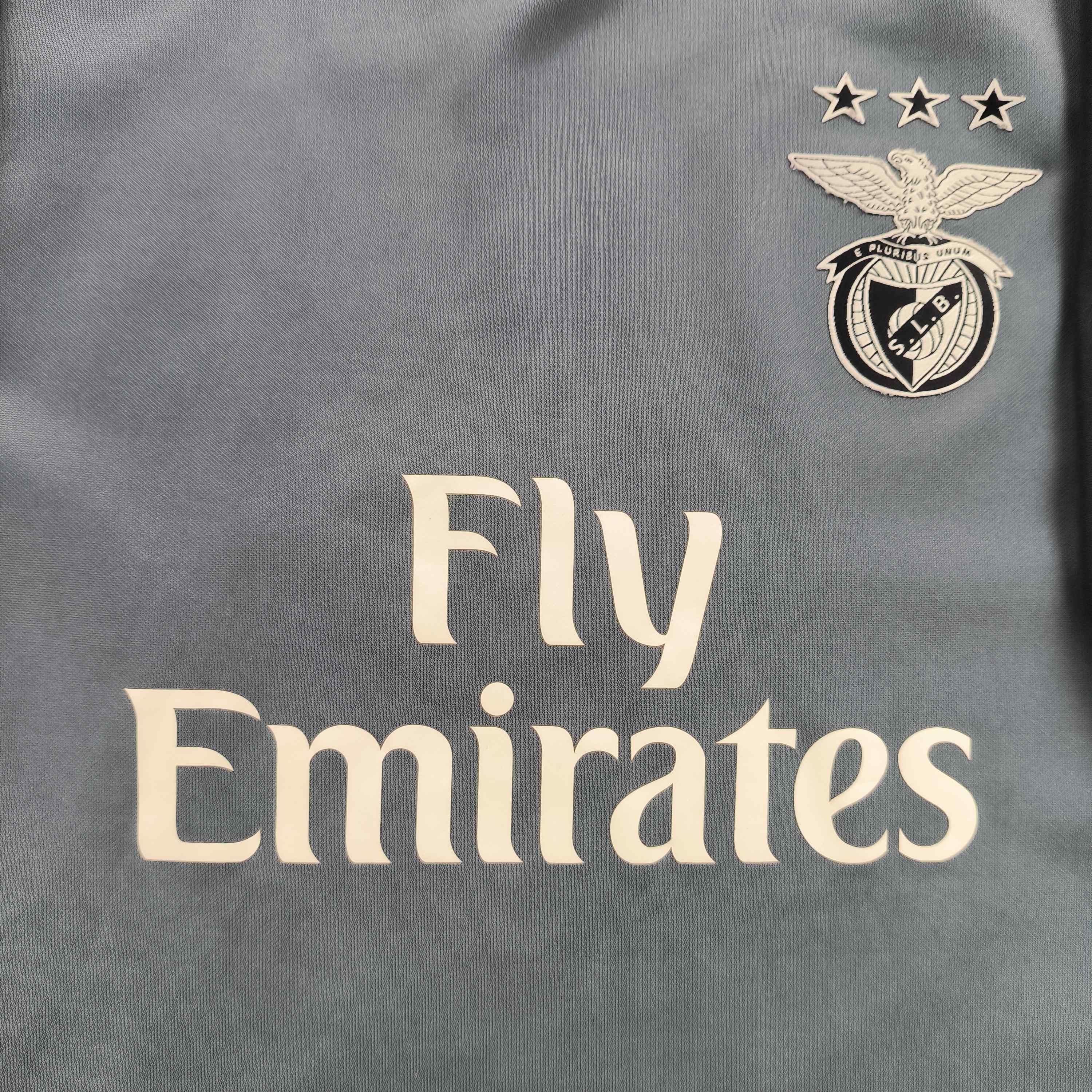 Other Benfica 2017-18 away #6 football jersey shirt size L Size US L / EU 52-54 / 3 - 5 Thumbnail