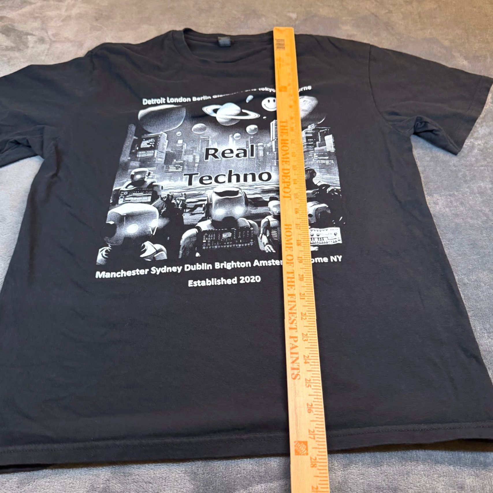 Gildan Gildan T-Shirt Real Techno Graphic Black Adult Large Crew Neck Short Sleeve Space Music Robots tee 2020 Mens Size US L / EU 52-54 / 3 - 7 Thumbnail