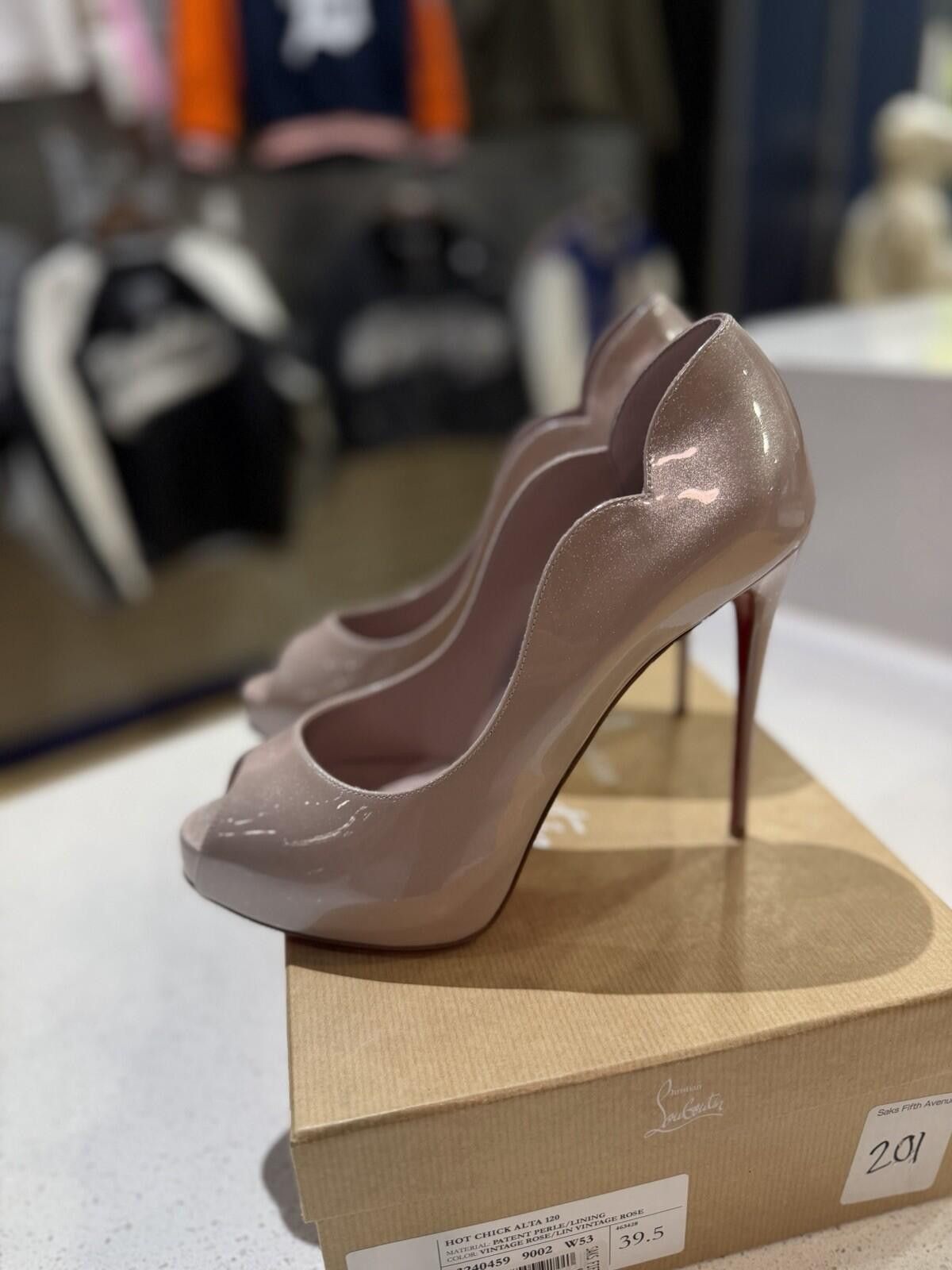Christian Louboutin Christian Louboutin Alta Paten Scallop Peep Toe Pump 39.5EU Size US 9.5 / IT 39.5 - 3 Thumbnail