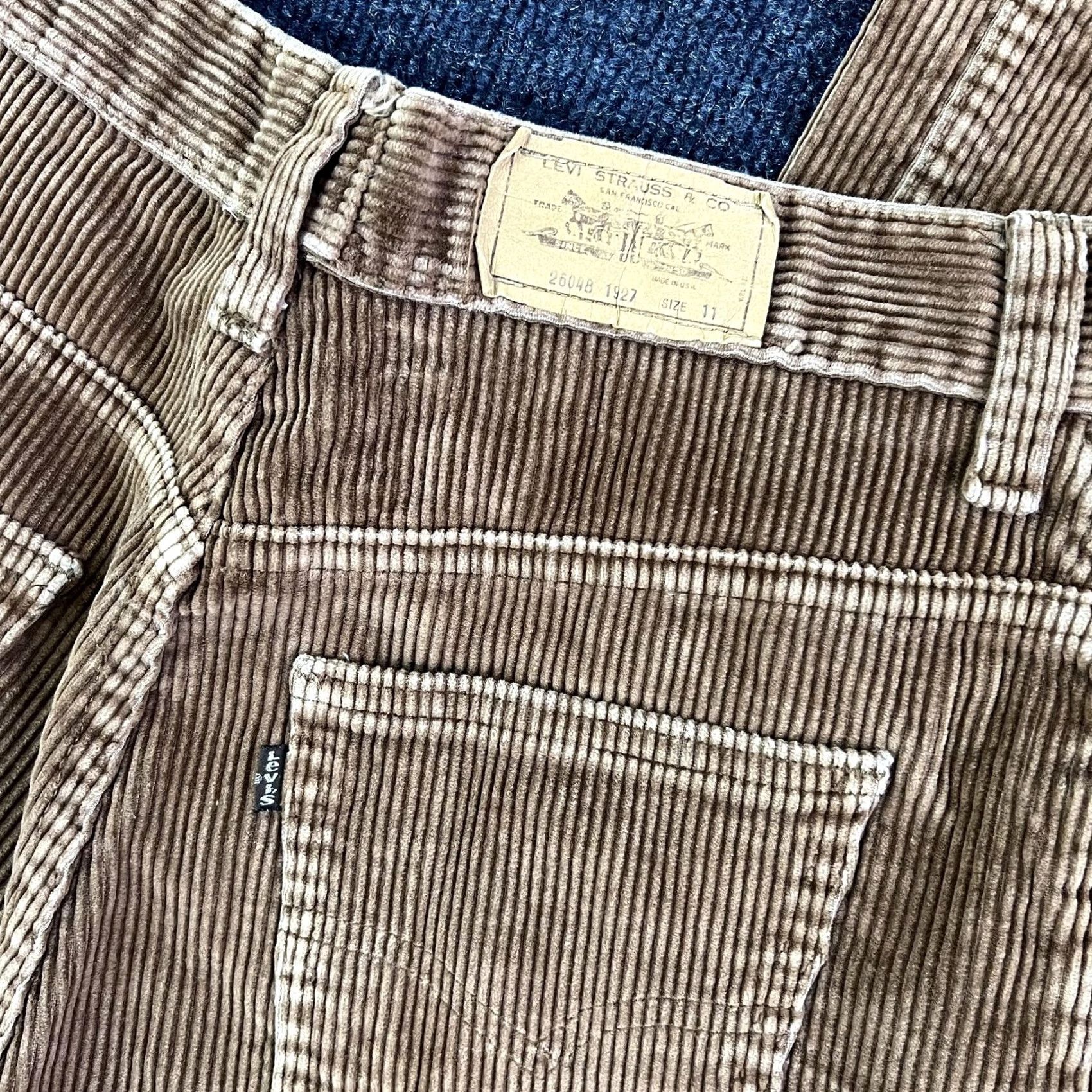 Levi's VINTAGE Levi's Pants Womens 11 Brown Corduroy Straight Leg Made USA 2604B 1927 Size 32" / US 10 / IT 46 - 2 Thumbnail