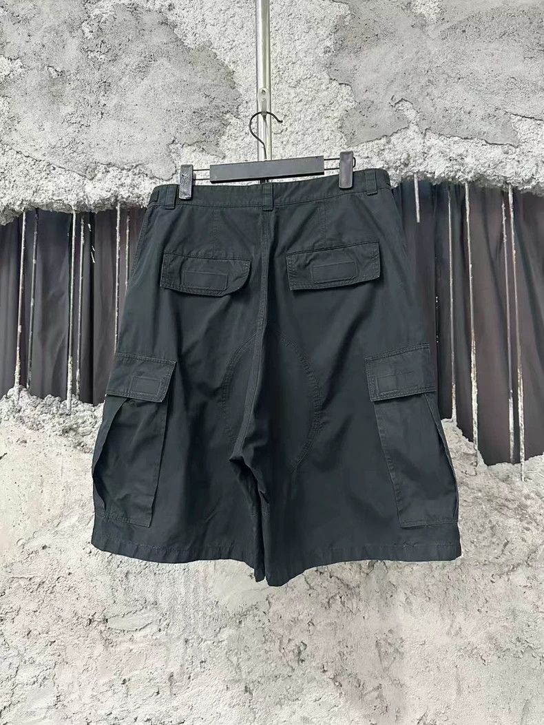 Balenciaga Balenciaga size XS Cargo shorts Size US 27 - 2 Thumbnail